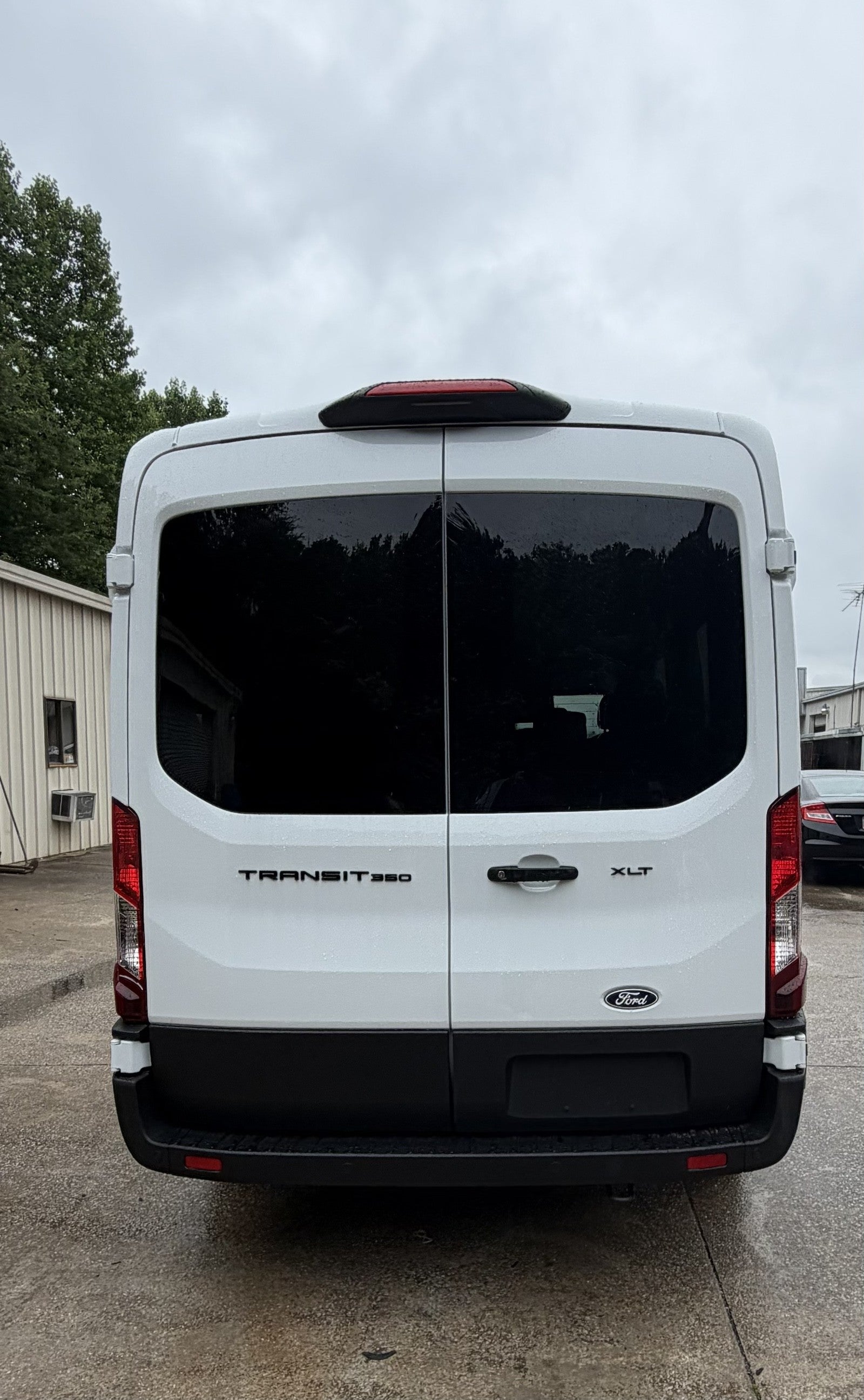 2026 Ford Transit Passenger Wagon T-350 148 MED ROOF XL RW