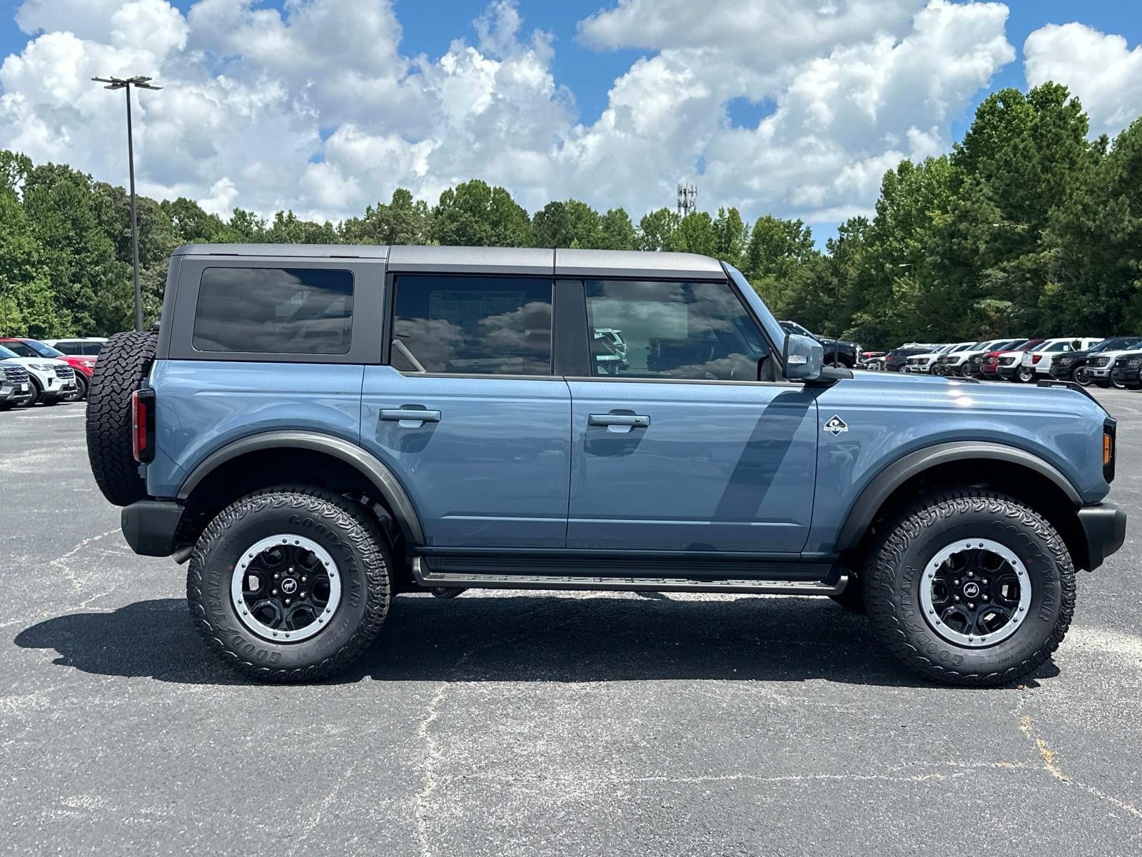 2025 Ford Bronco OUTER BANKS 4 DOOR 4X4