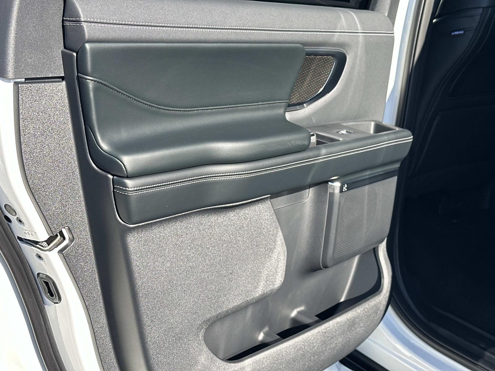 2026 Ford Expedition Max PLATINUM 4X4