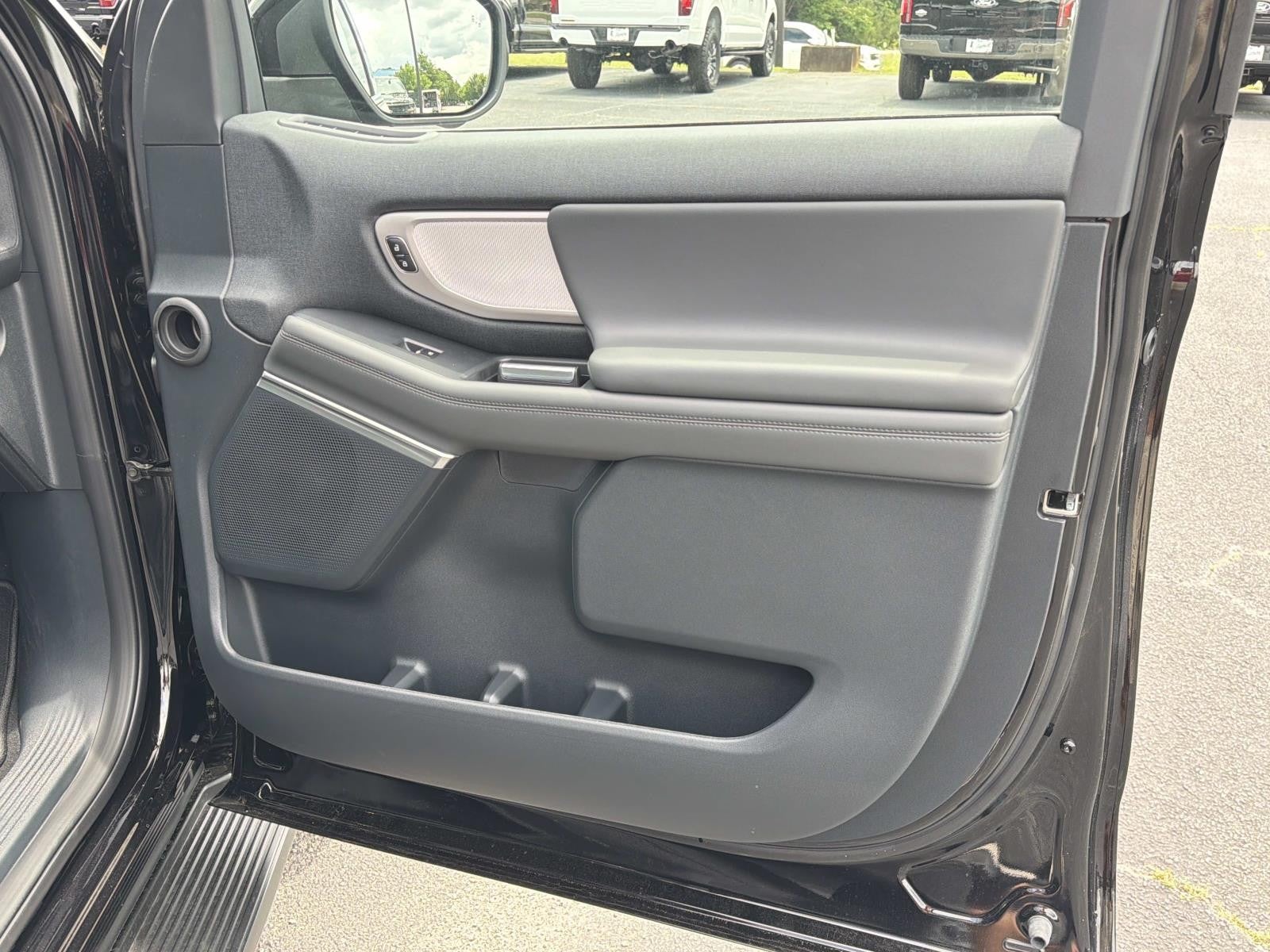 2026 Ford Expedition ACTIVE 4X2