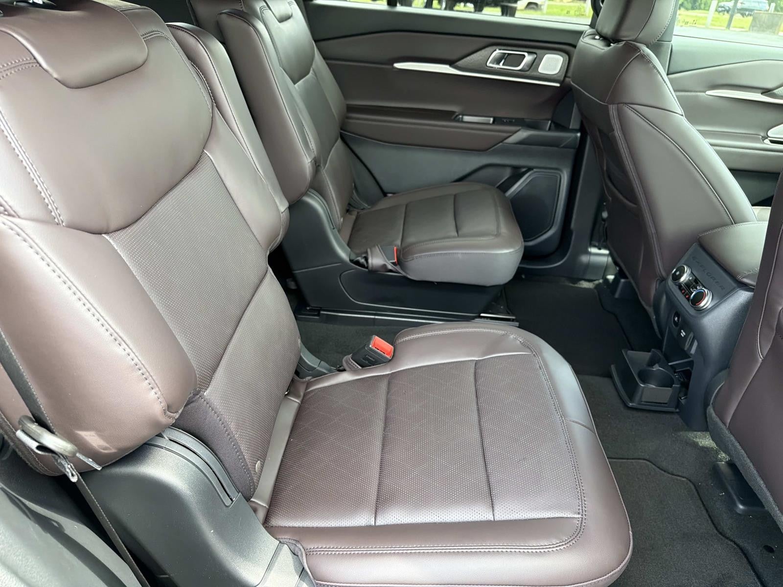2026 Ford Explorer PLATINUM RWD