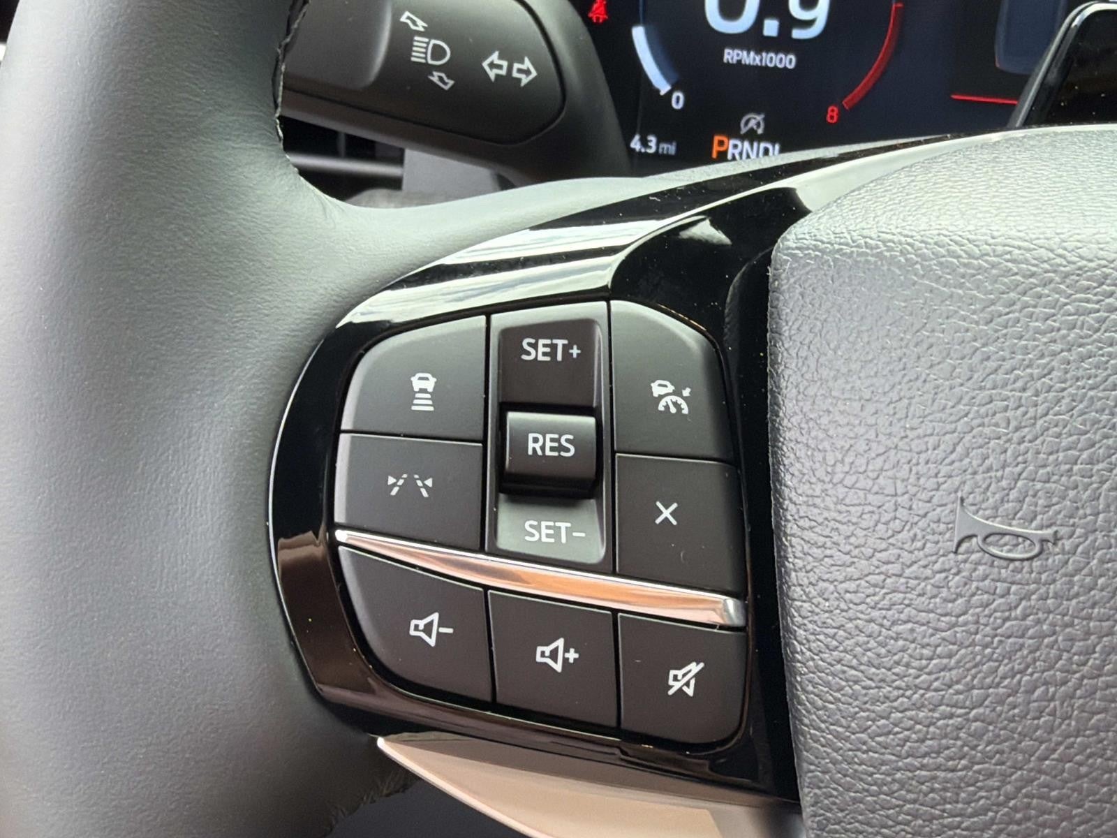 2026 Ford Explorer PLATINUM RWD