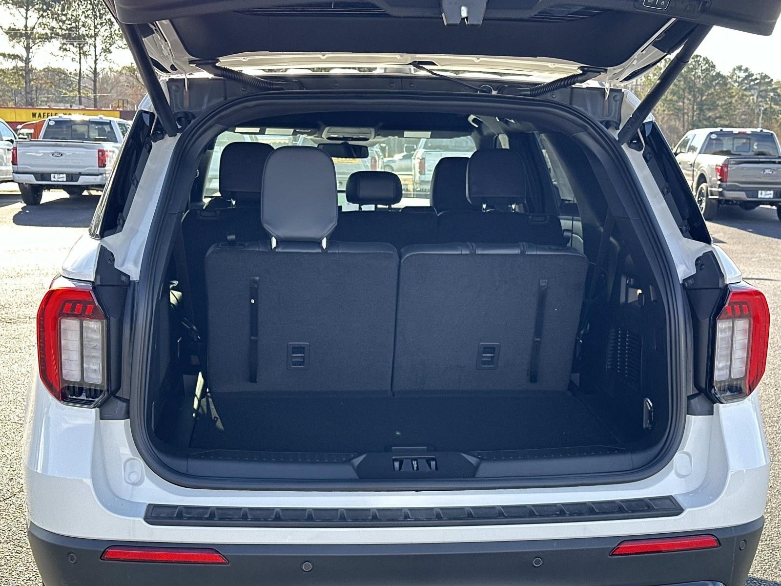 2026 Ford Explorer ST-LINE RWD