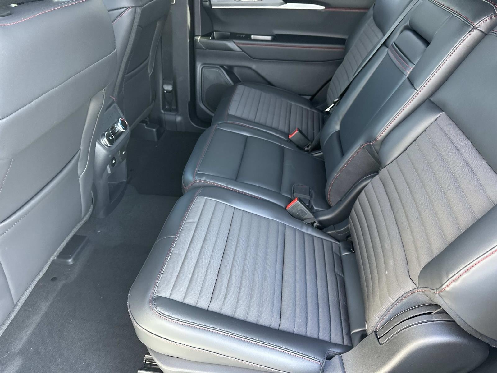 2026 Ford Explorer ST-LINE RWD