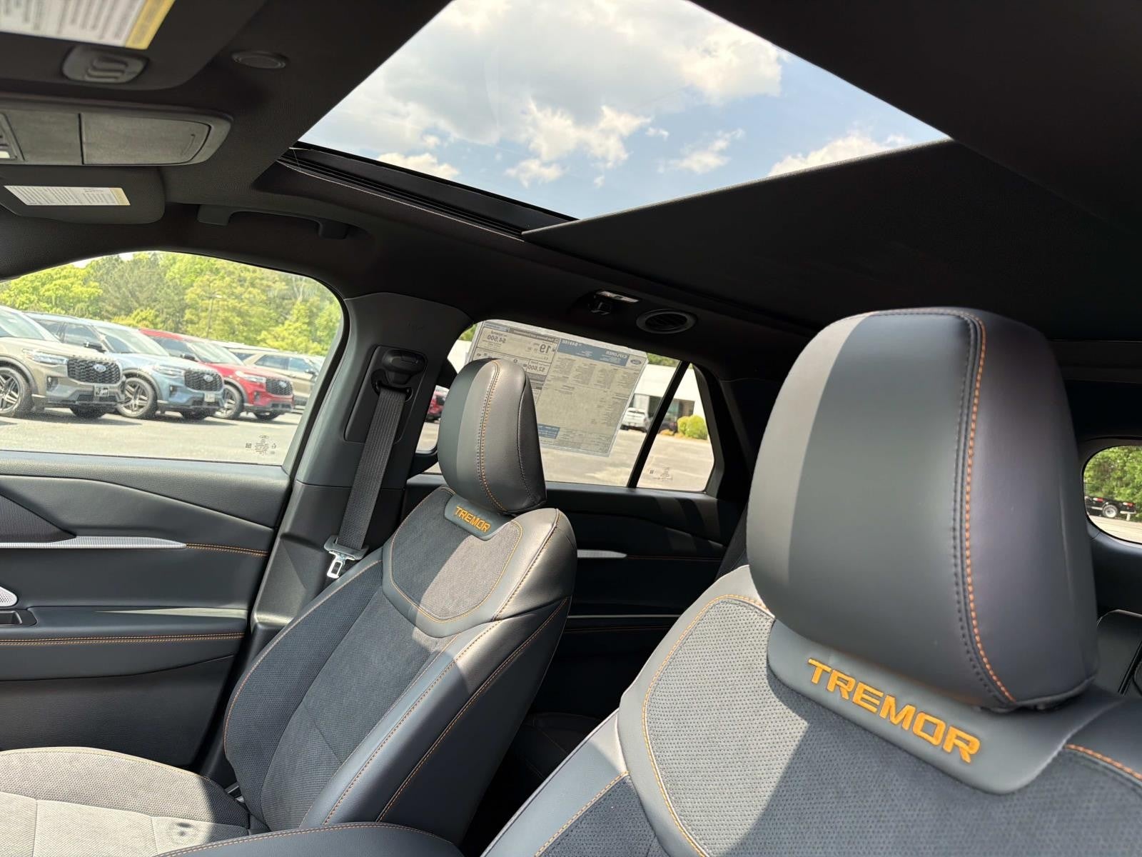2026 Ford Explorer TREMOR 4WD