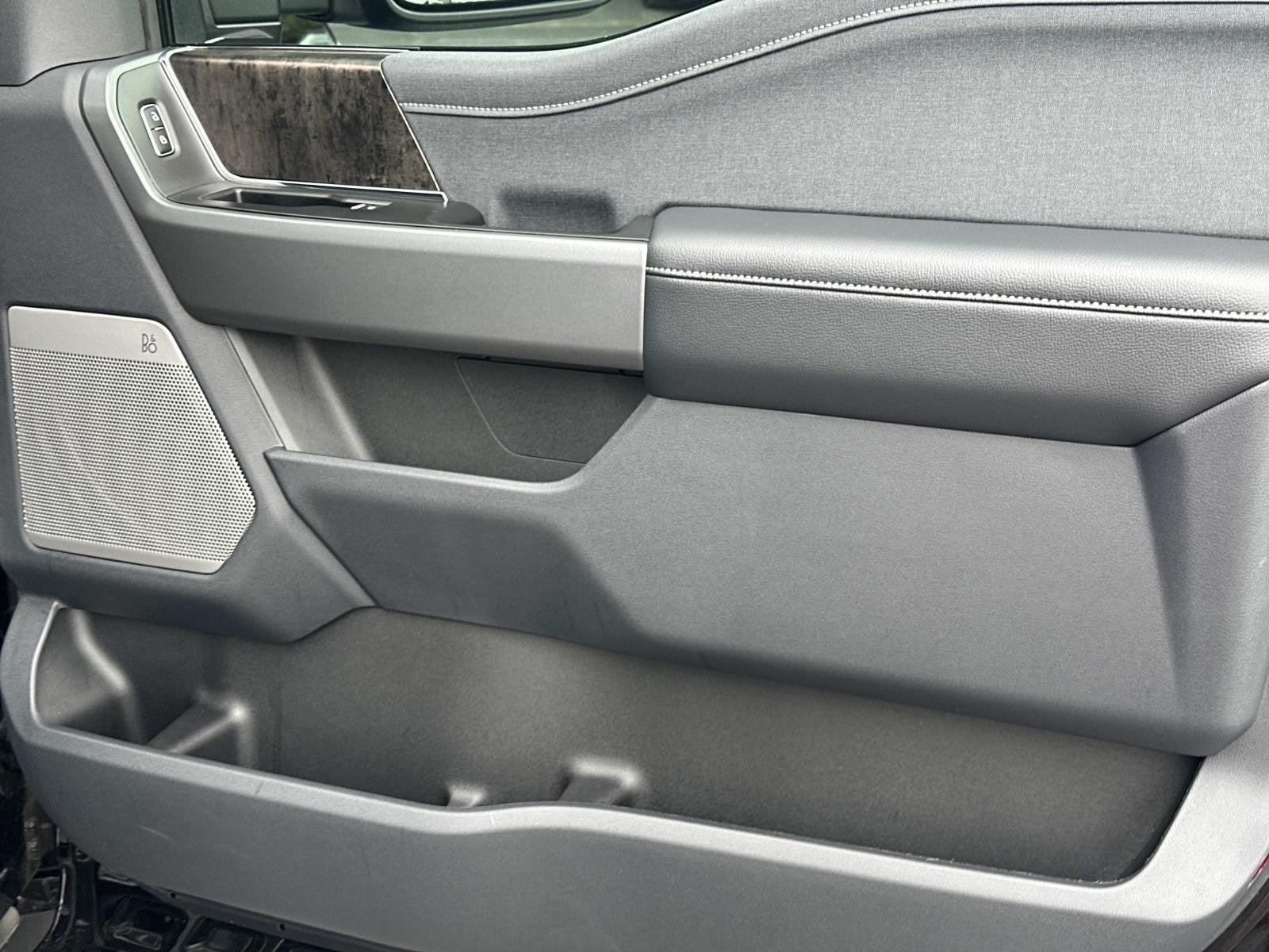 2025 Ford Super Duty F-250 SRW LARIAT 4WD CREW CAB 6.75'