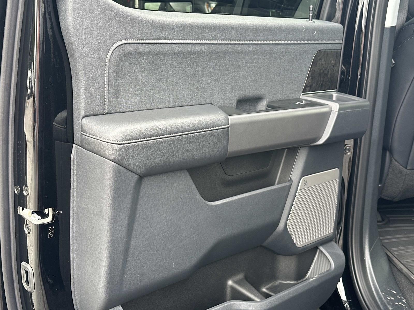 2025 Ford Super Duty F-250 SRW LARIAT 4WD CREW CAB 6.75'