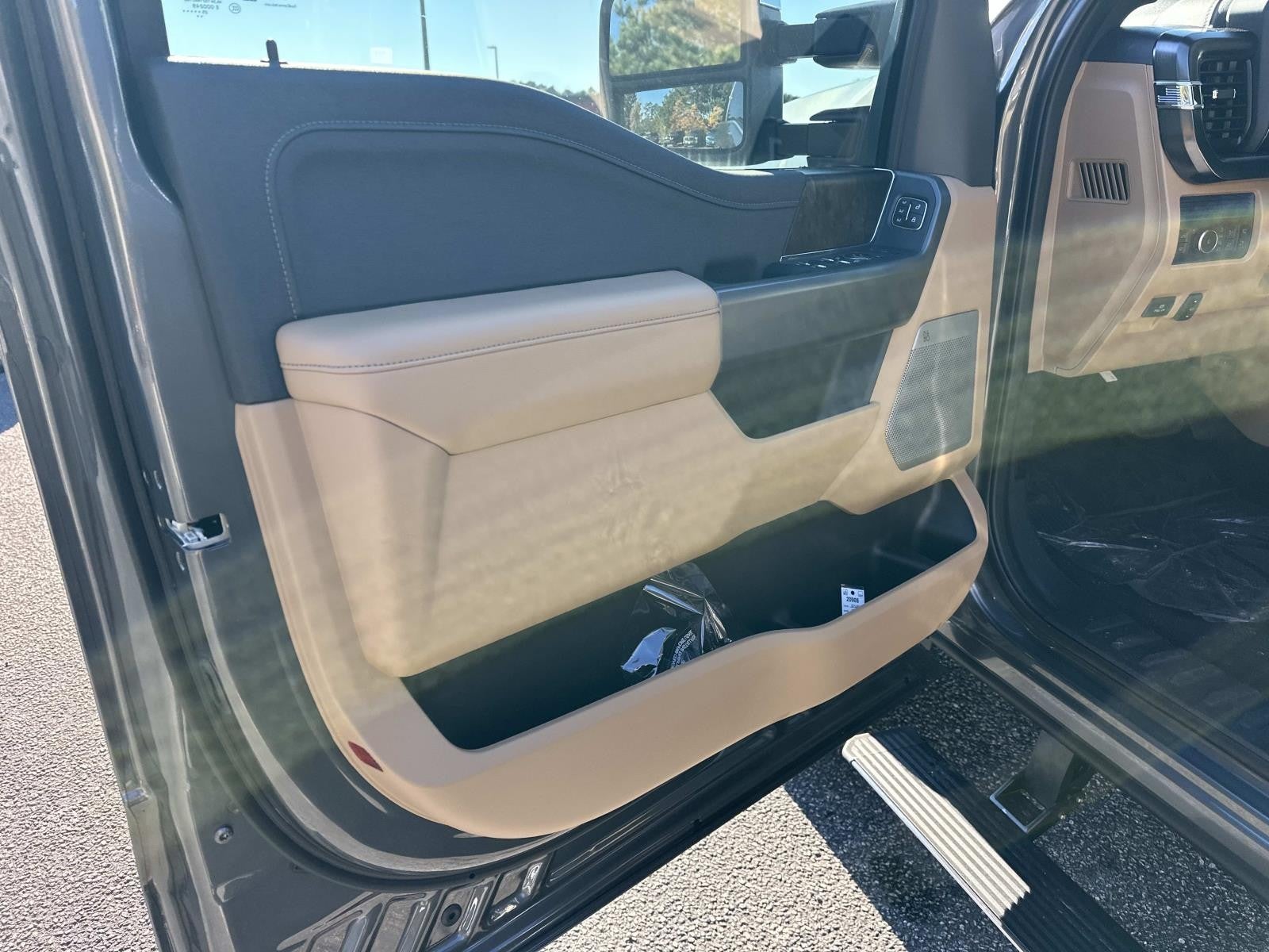 2026 Ford Super Duty F-250 SRW LARIAT 4WD CREW CAB 6.75'