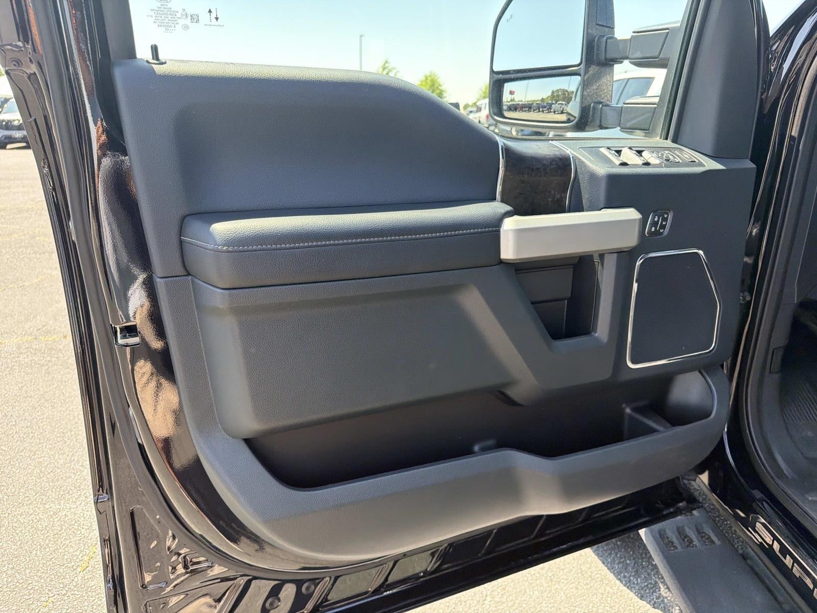 2022 Ford Super Duty F-250 SRW LARIAT