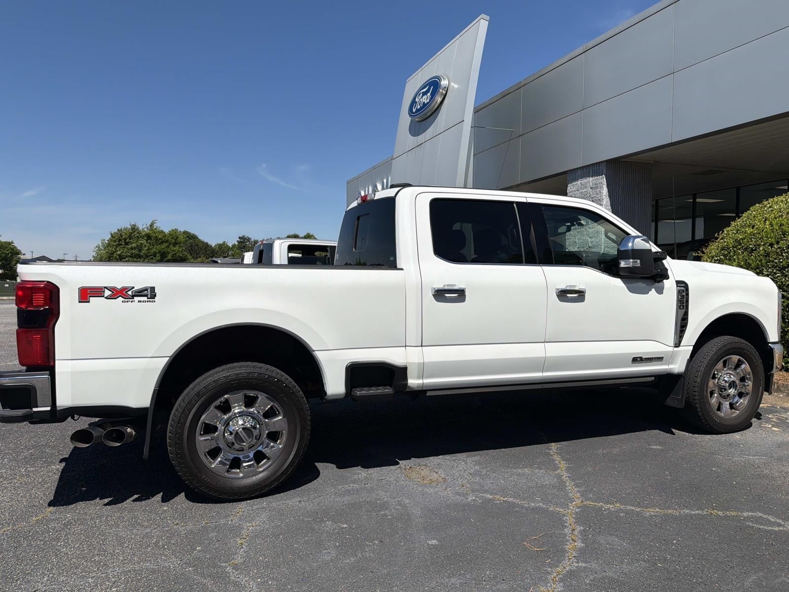 2023 Ford Super Duty F-350 SRW LARIAT