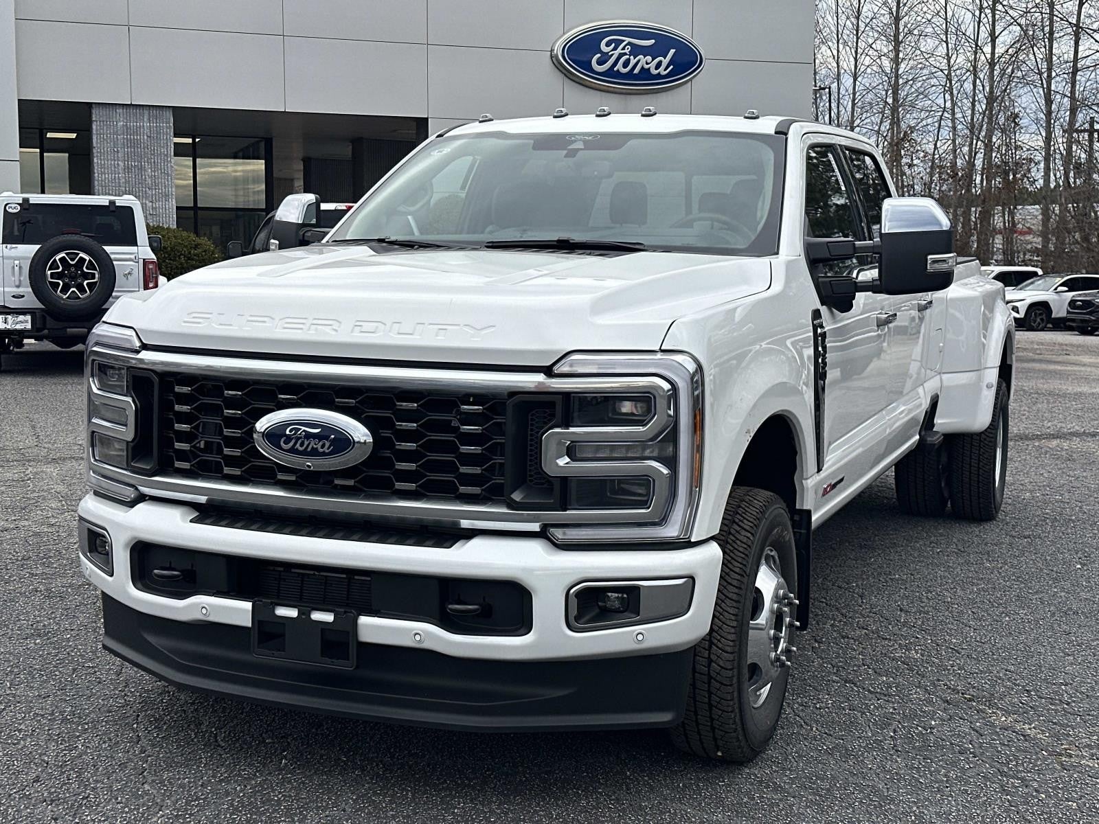 2026 Ford Super Duty F-350 DRW PLATINUM 4WD CREW CAB 8'