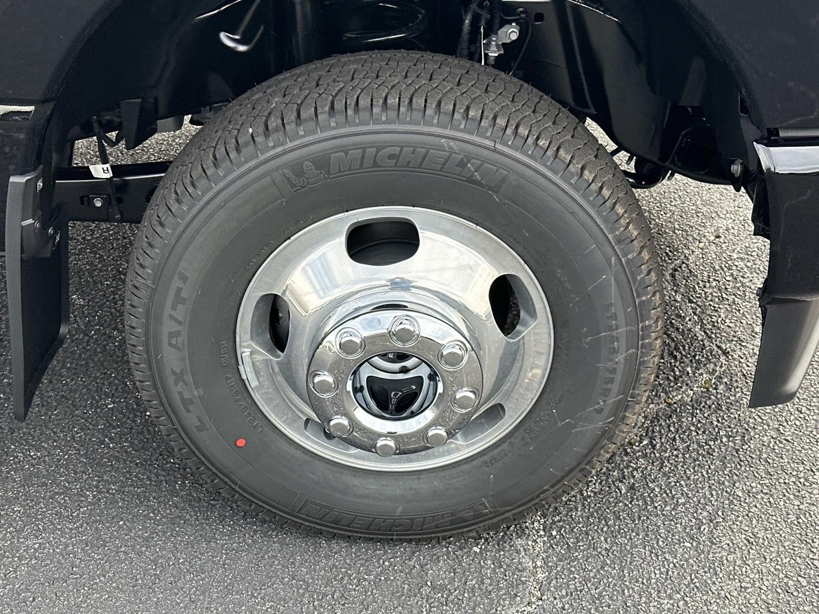 2026 Ford Super Duty F-350 DRW PLATINUM 4WD CREW CAB 8'