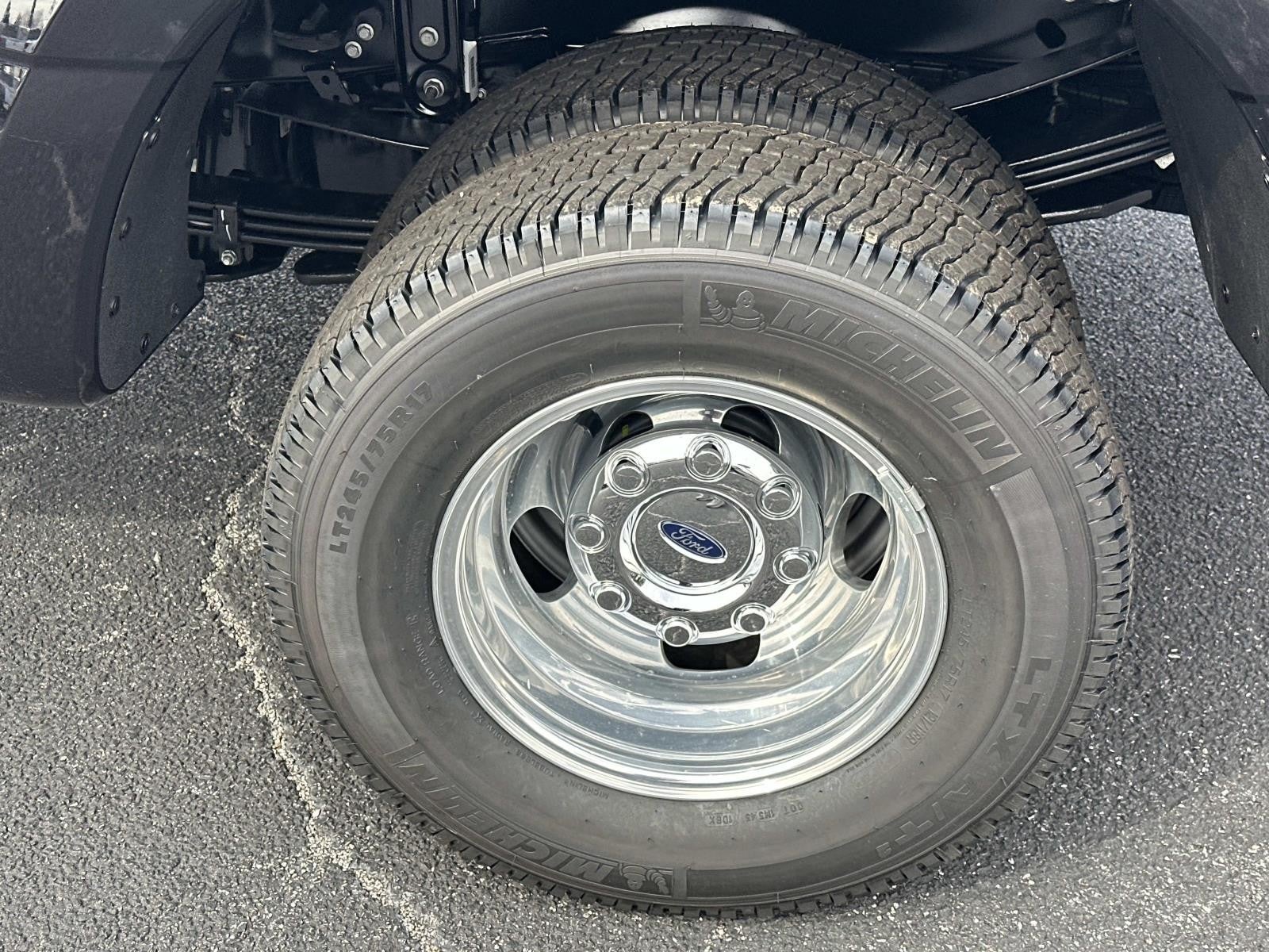 2026 Ford Super Duty F-350 DRW PLATINUM 4WD CREW CAB 8'