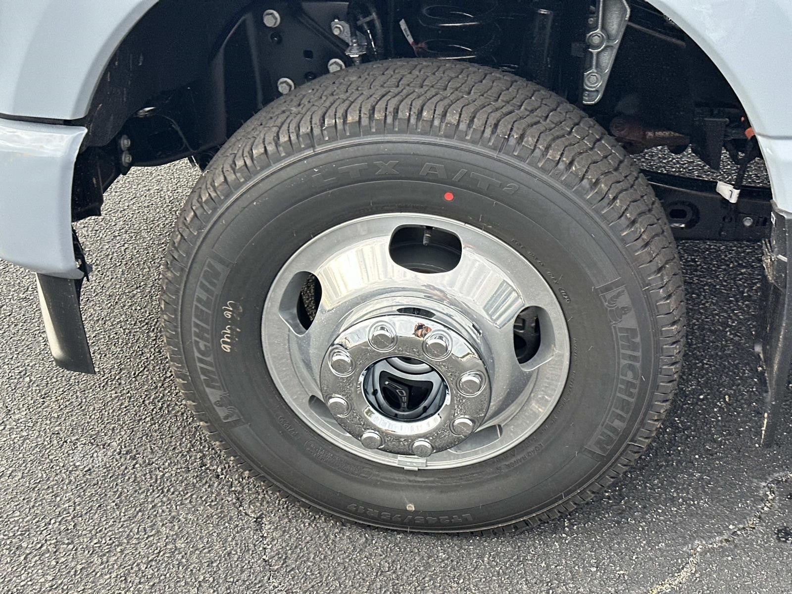 2026 Ford Super Duty F-350 DRW PLATINUM 4WD CREW CAB 8'