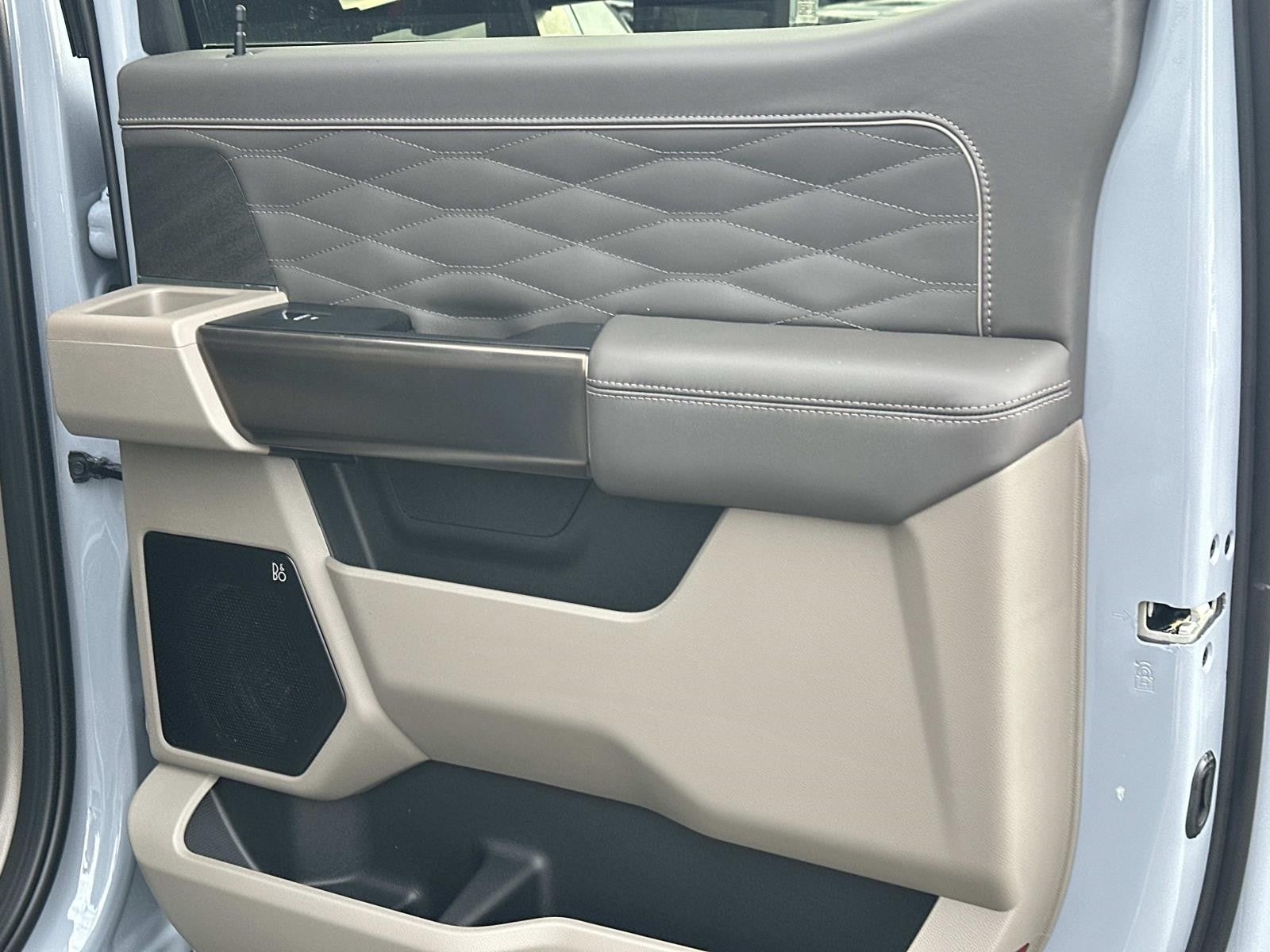 2026 Ford Super Duty F-350 DRW PLATINUM 4WD CREW CAB 8'