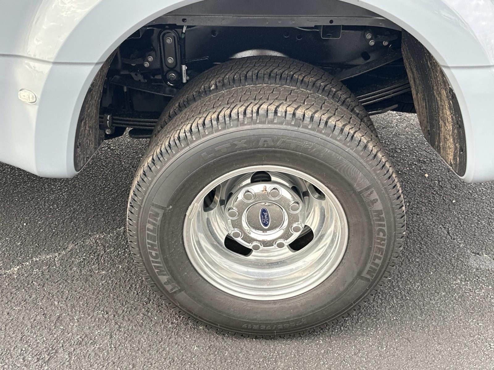 2026 Ford Super Duty F-350 DRW PLATINUM 4WD CREW CAB 8'