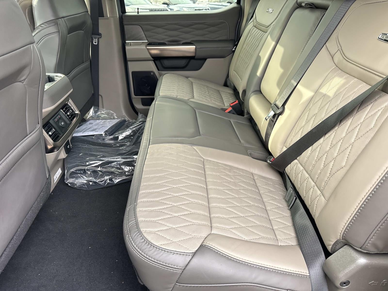 2026 Ford Super Duty F-350 DRW PLATINUM 4WD CREW CAB 8'