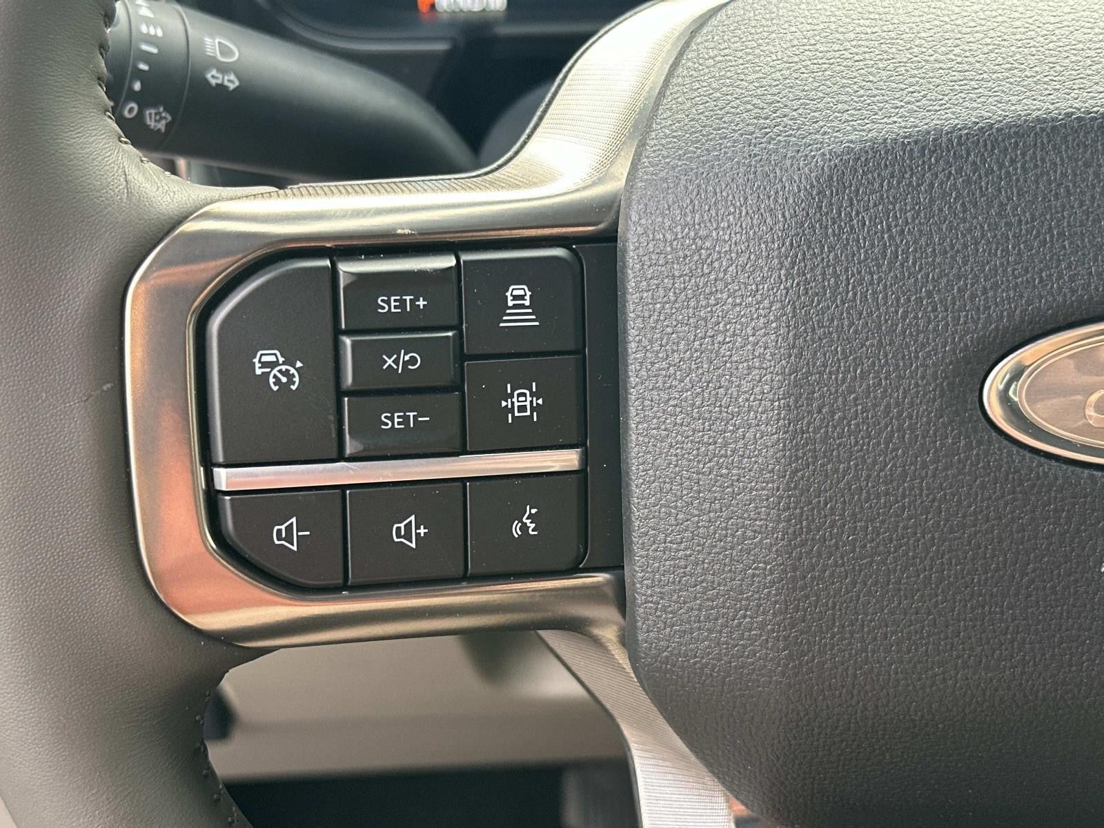 2026 Ford Super Duty F-350 DRW PLATINUM 4WD CREW CAB 8'