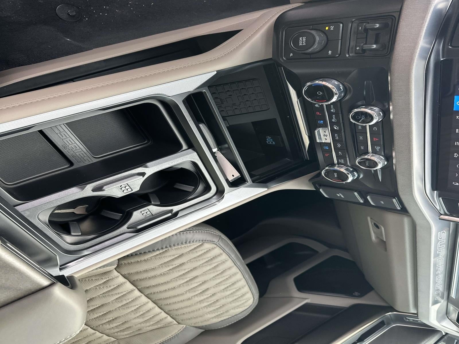 2026 Ford Super Duty F-350 DRW PLATINUM 4WD CREW CAB 8'