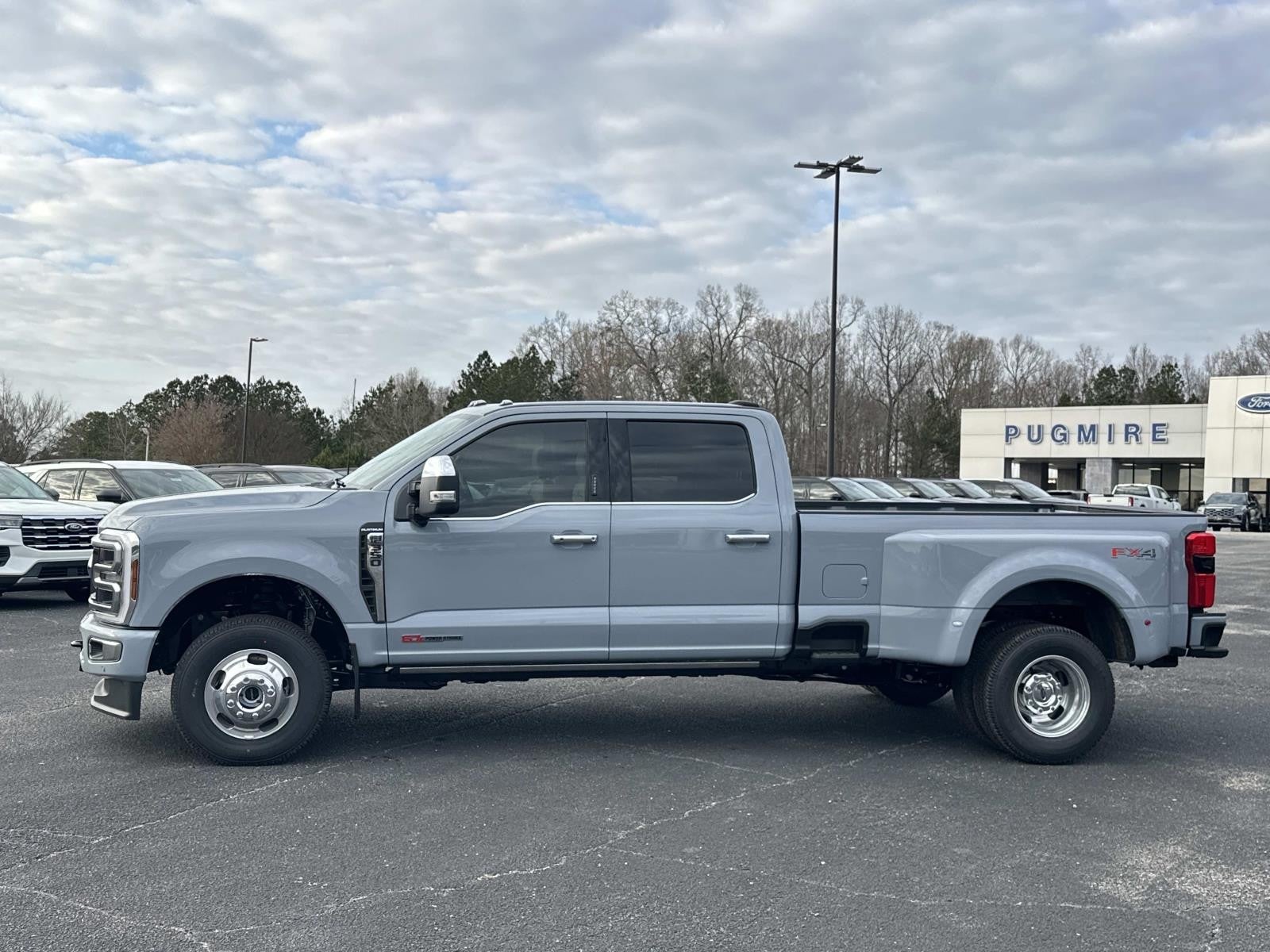 2026 Ford Super Duty F-350 DRW PLATINUM 4WD CREW CAB 8'