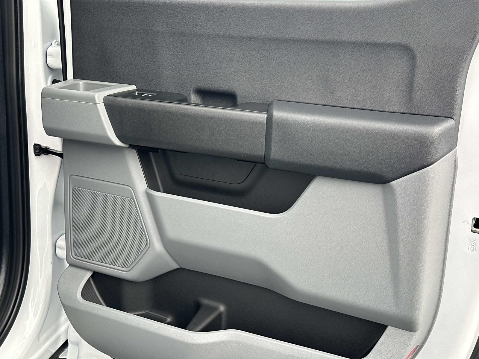 2026 Ford Super Duty F-350 DRW XL 4WD CREW CAB 8' BOX