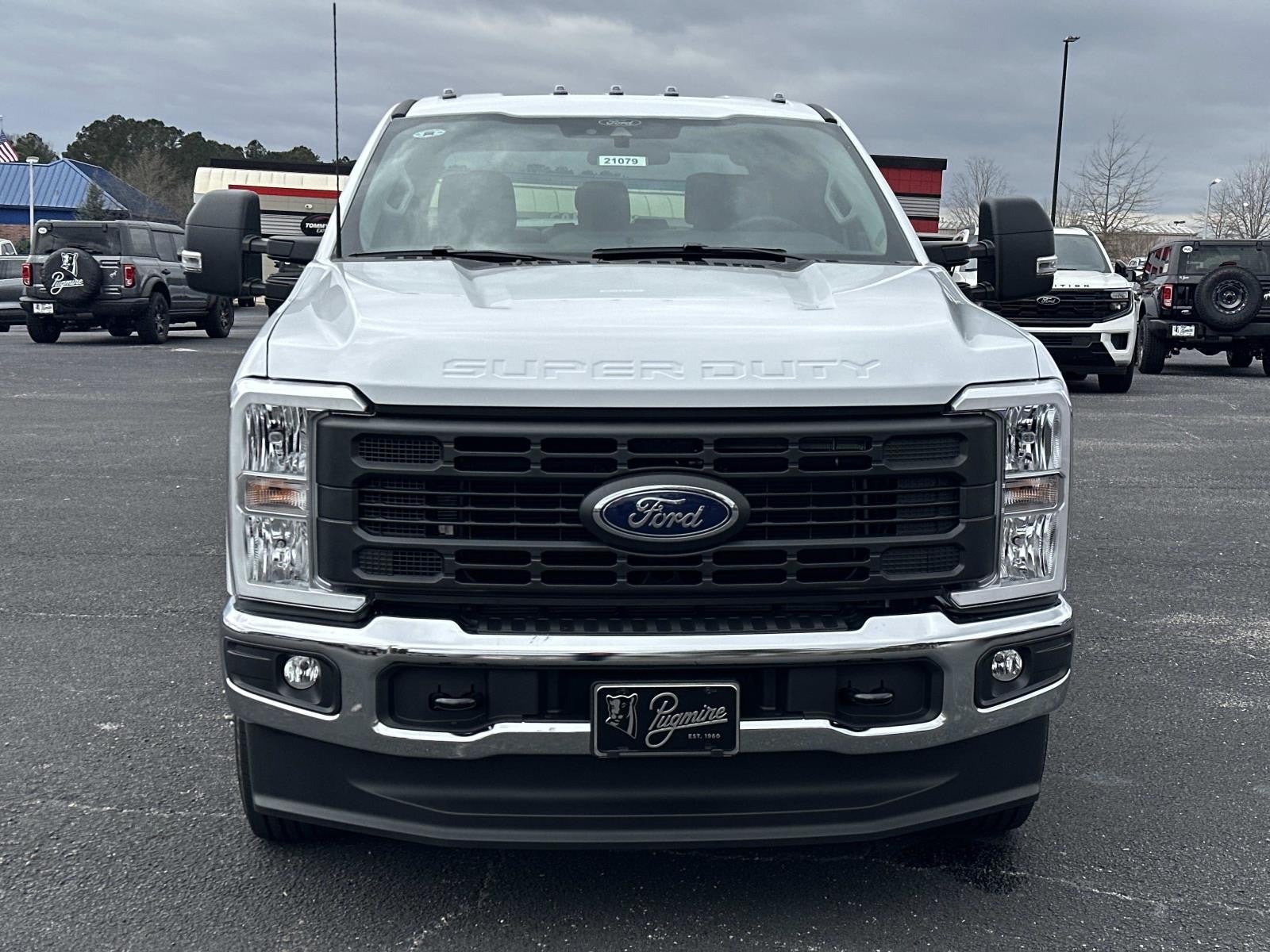 2026 Ford Super Duty F-350 DRW XL 4WD CREW CAB 8' BOX
