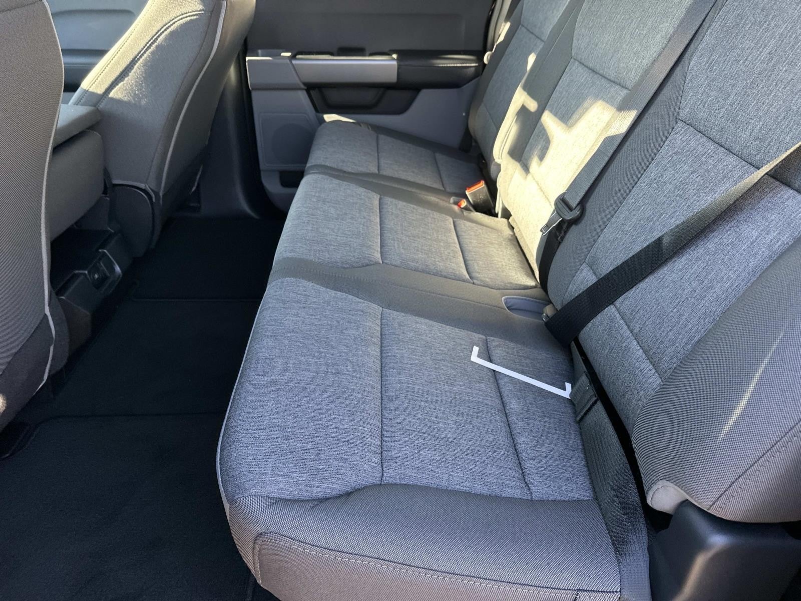 2026 Ford Super Duty F-350 DRW XL 4WD CREW CAB 8' BOX