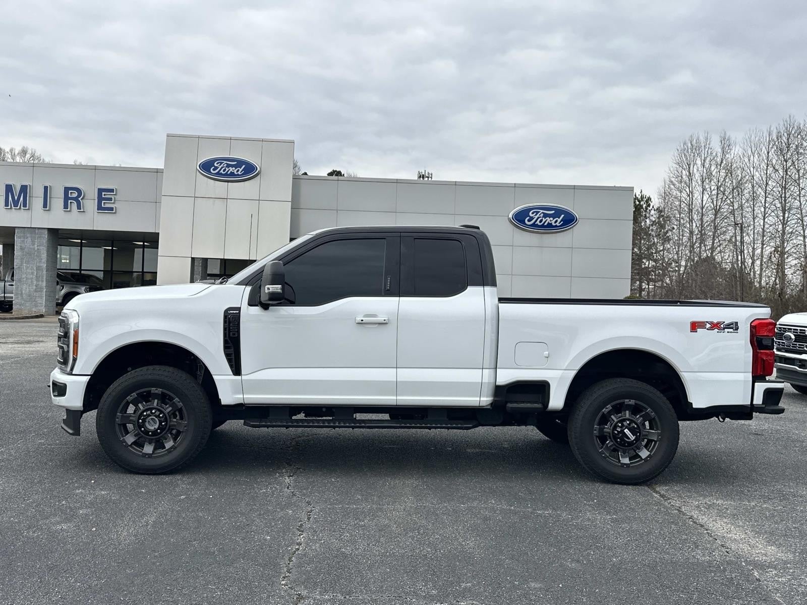 2023 Ford Super Duty F-250 SRW LARIAT