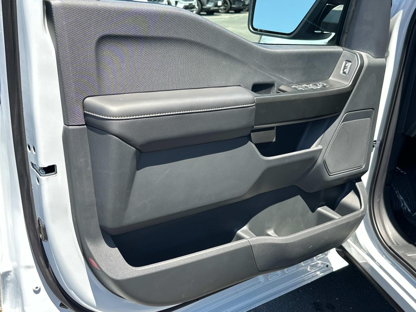 2025 Ford F-150 STX 4WD SUPERCREW 5.5' BO