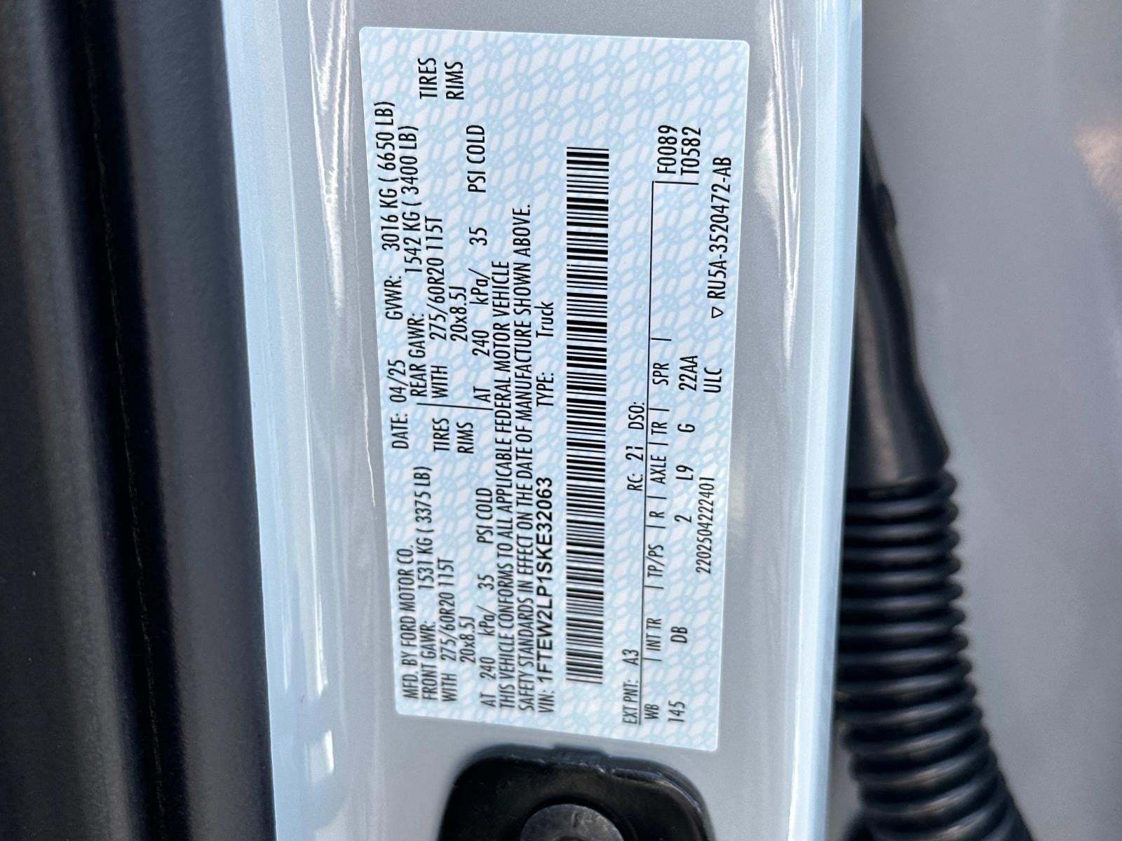 2025 Ford F-150 STX 4WD SUPERCREW 5.5' BO