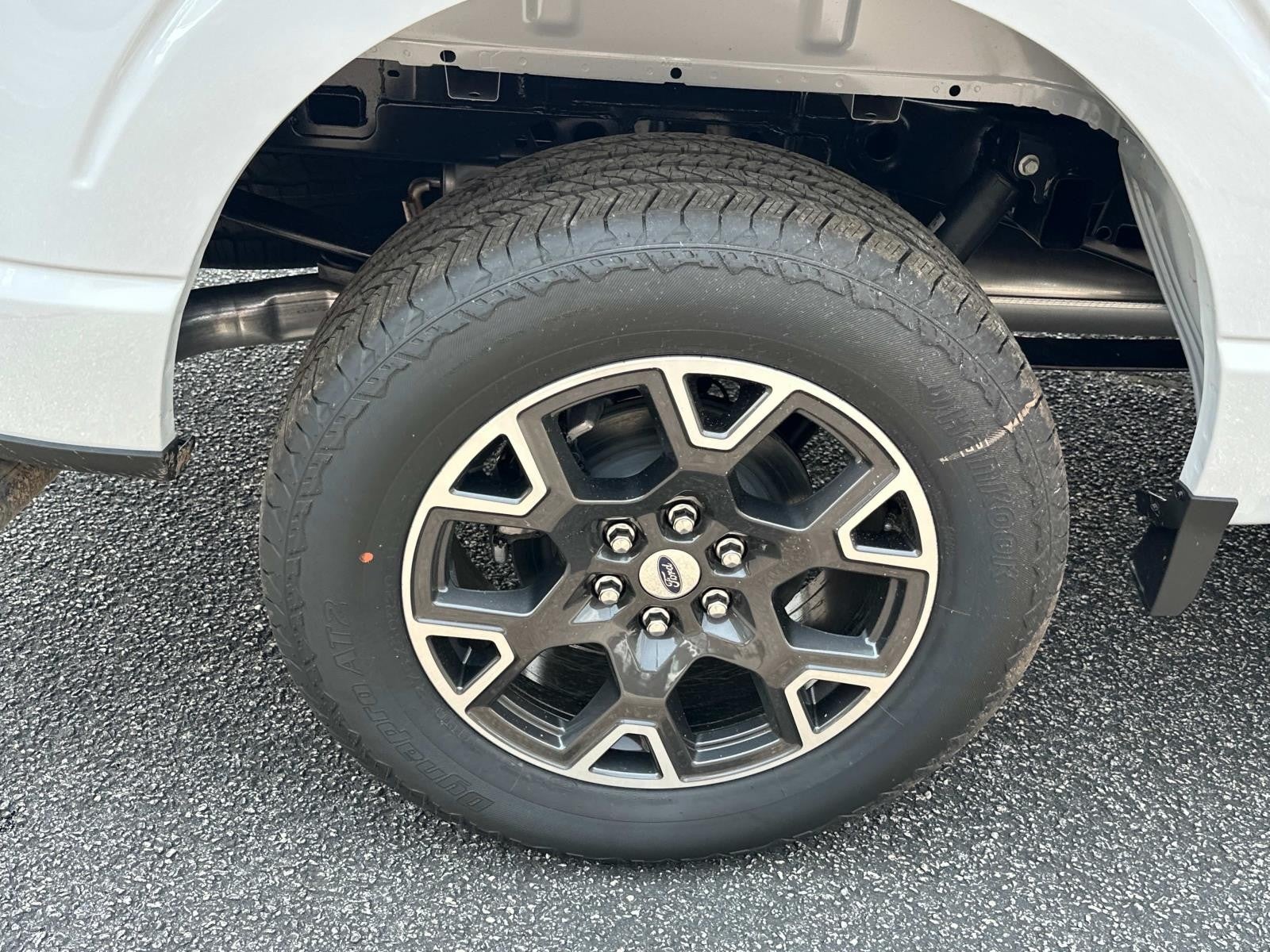 2025 Ford F-150 STX 4WD SUPERCREW 5.5' BO