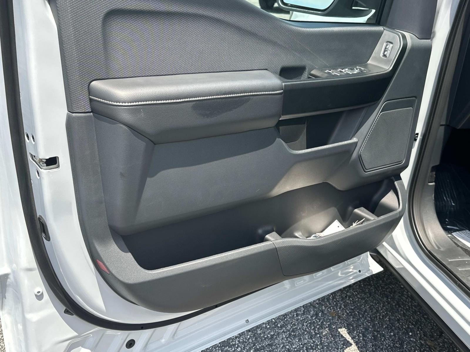 2025 Ford F-150 STX 4WD SUPERCREW 5.5' BO