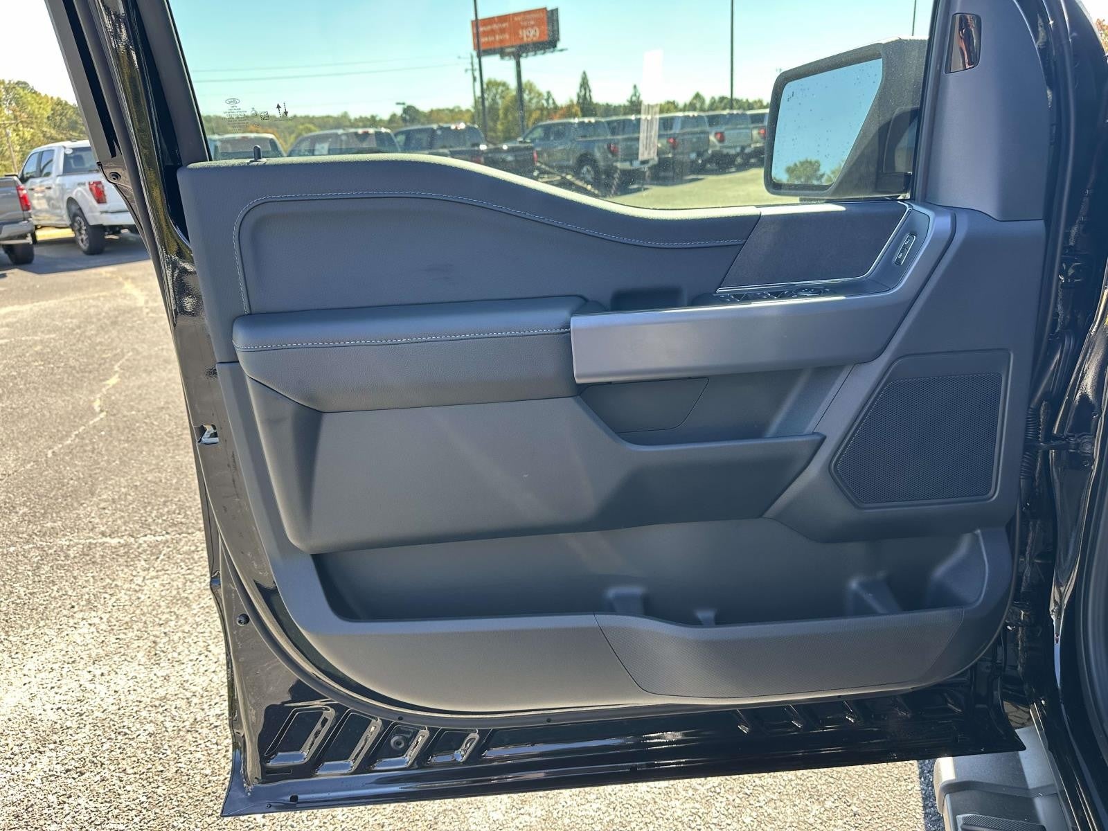 2025 Ford F-150 XLT 4WD SUPERCREW 5.5' BO