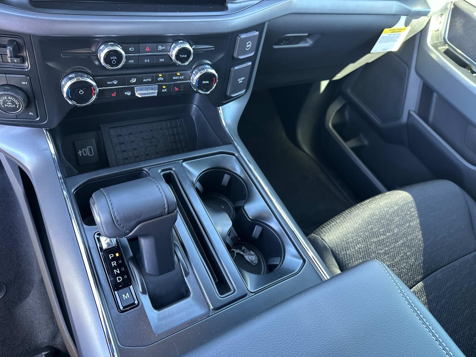 2025 Ford F-150 XLT 4WD SUPERCREW 5.5' BO