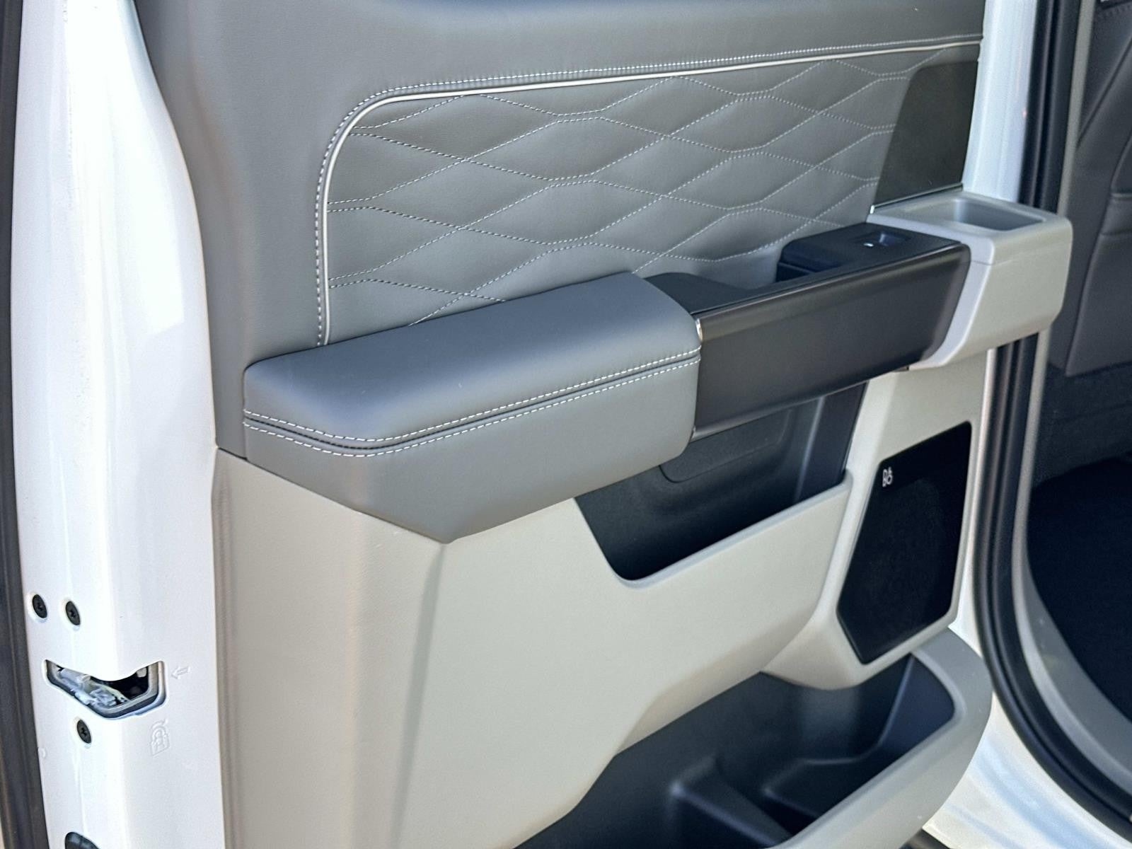 2026 Ford F-150 PLATINUM 4WD SUPERCREW 5.