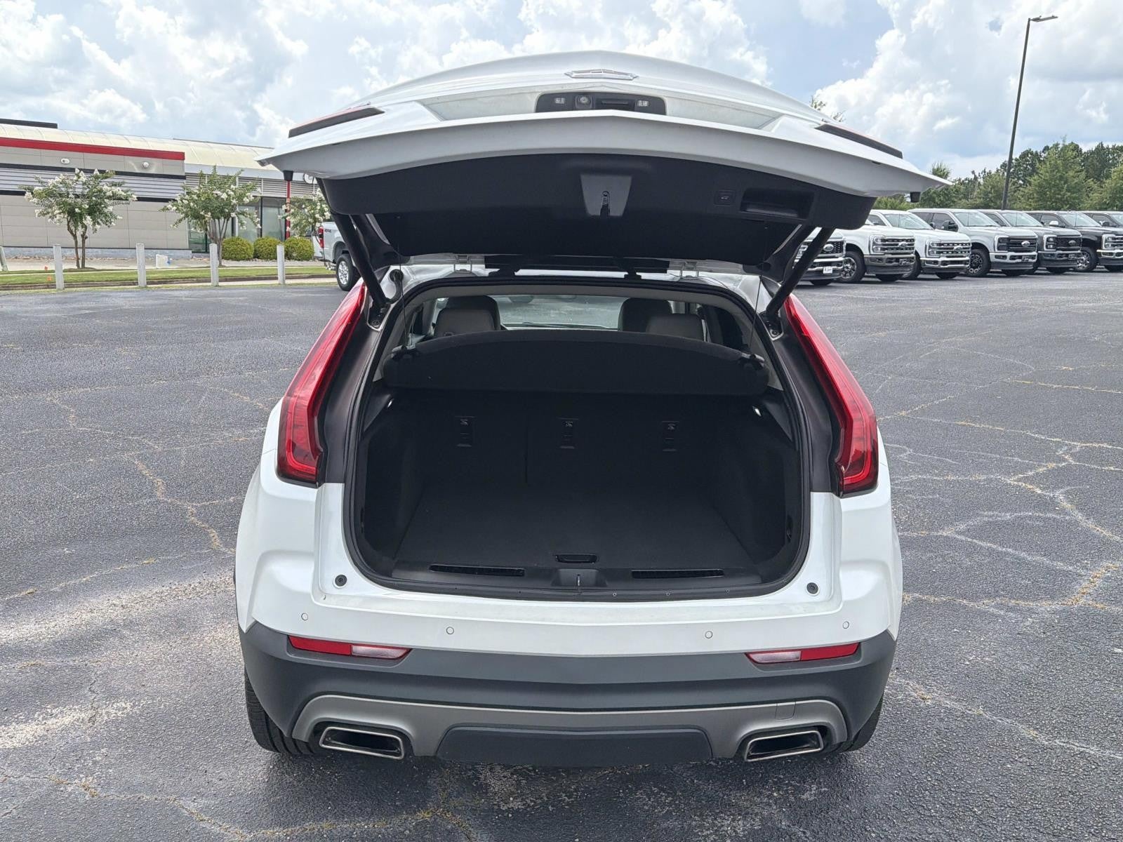 2023 Cadillac XT4 FWD Premium Luxury