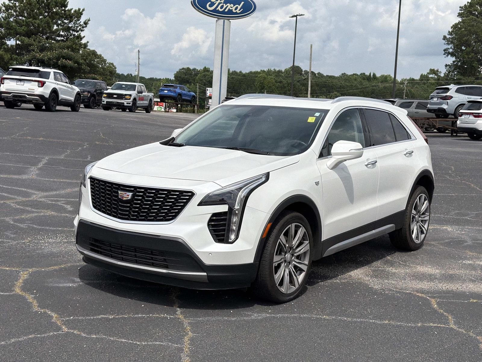 2023 Cadillac XT4 FWD Premium Luxury