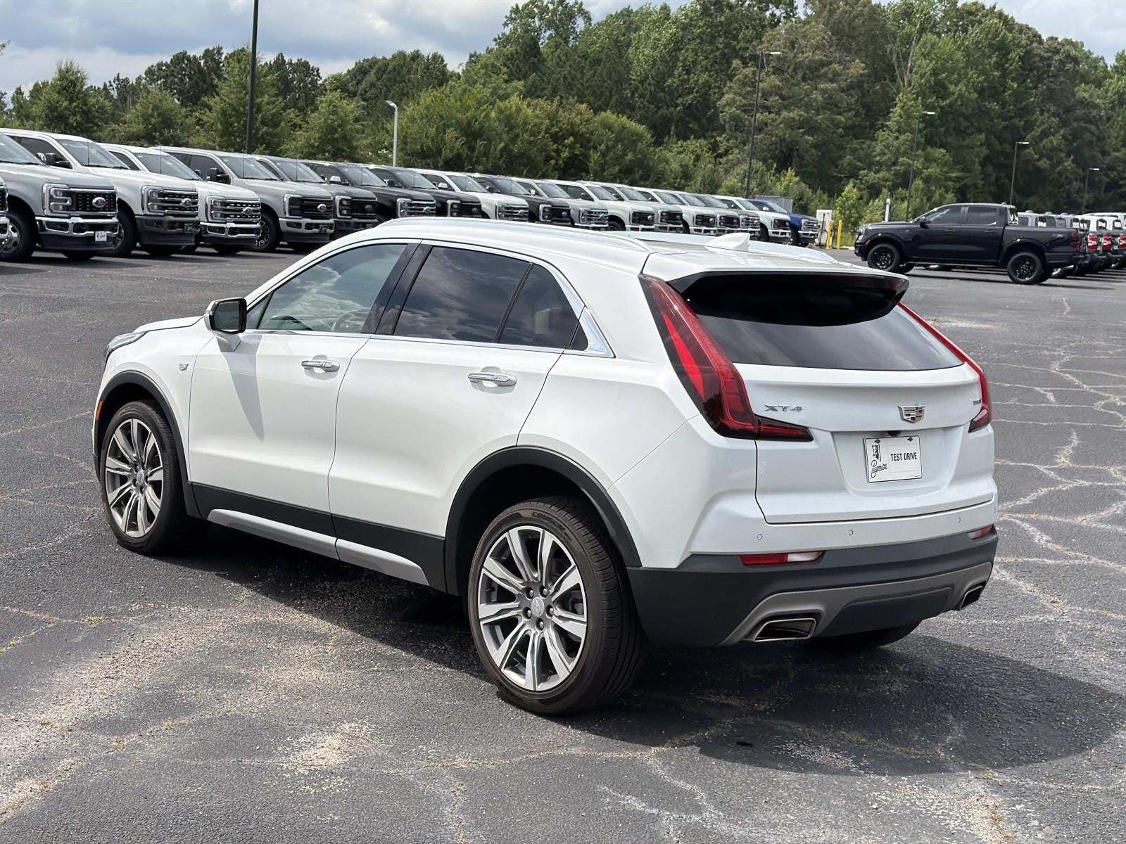 2023 Cadillac XT4 FWD Premium Luxury