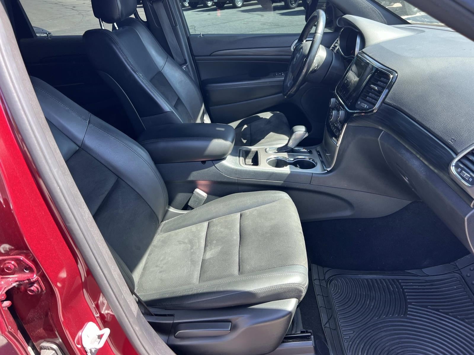 2019 Jeep Grand Cherokee Laredo