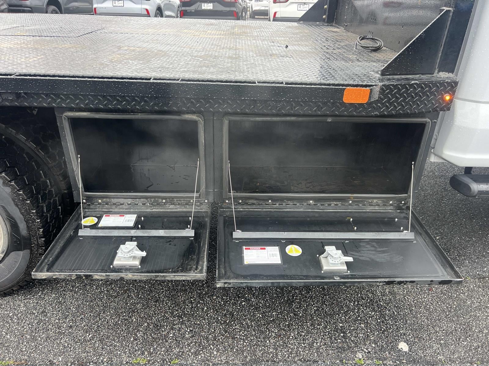 2024 Ford Super Duty F-550 DRW XLT 4WD REG CAB 169 WB 8