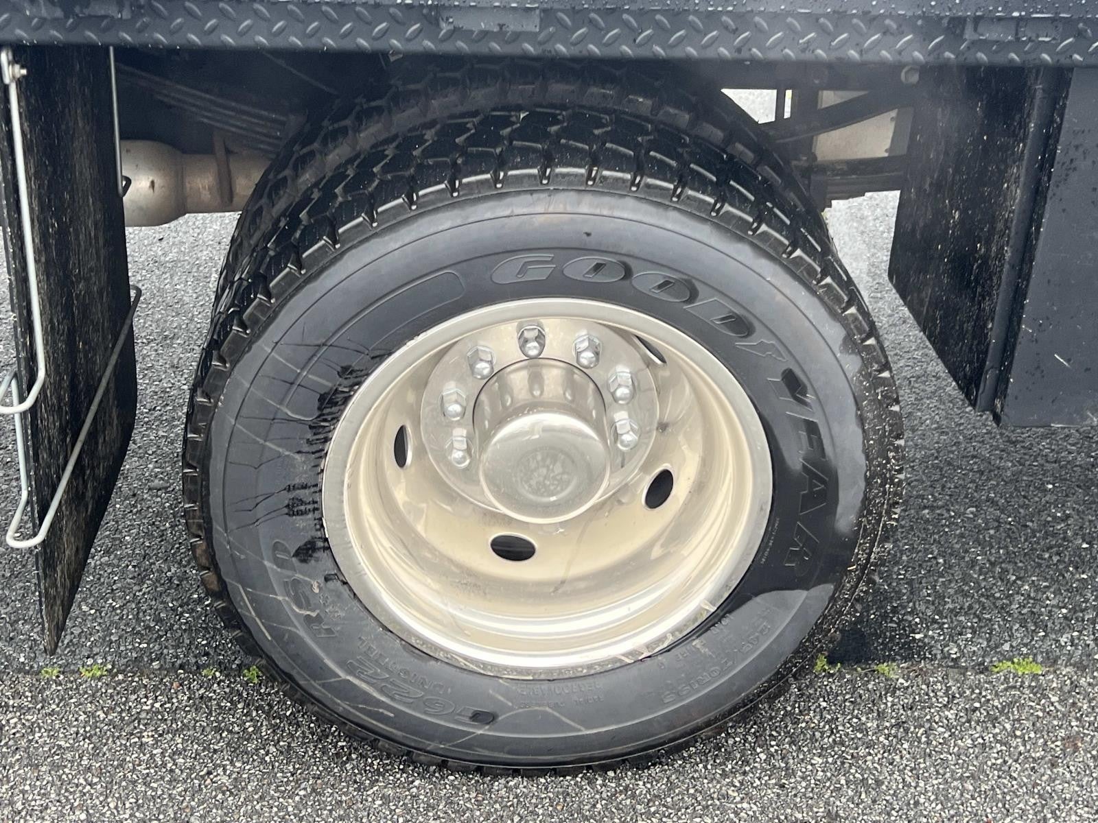 2024 Ford Super Duty F-550 DRW XLT 4WD REG CAB 169 WB 8