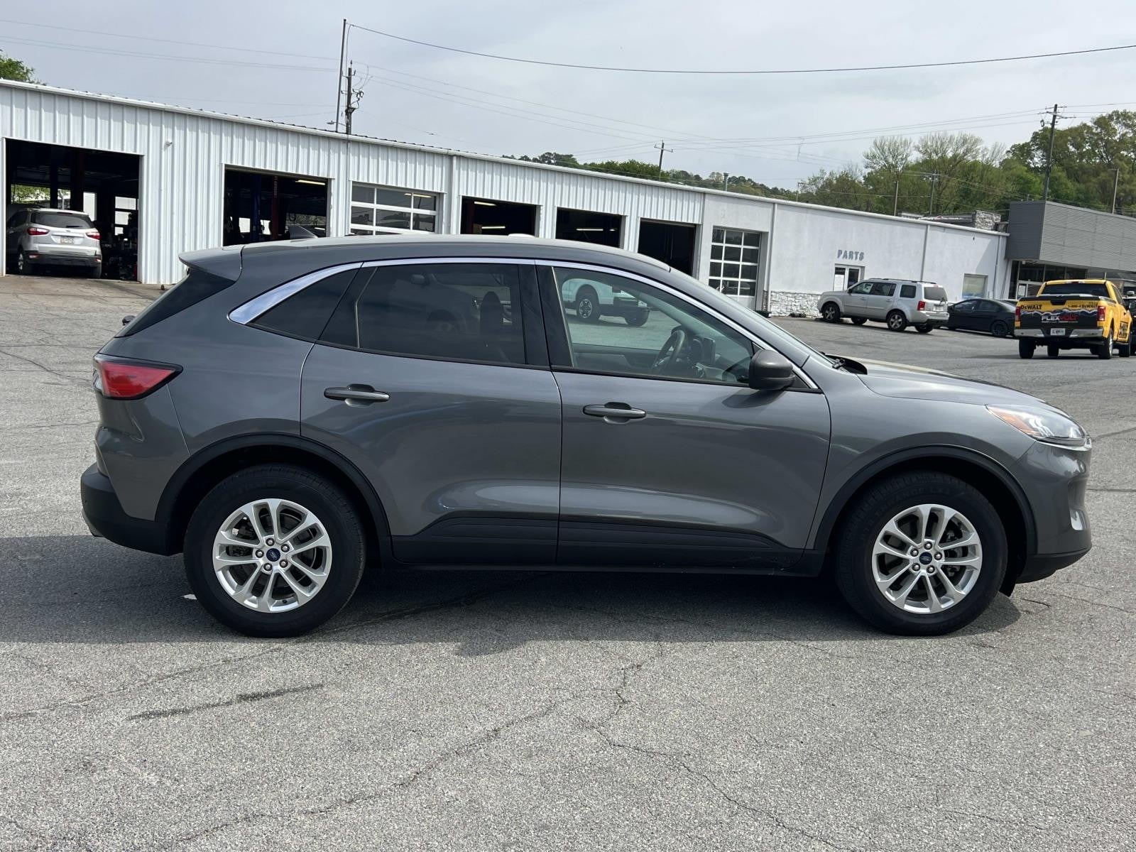2022 Ford Escape SE HYBRID AWD