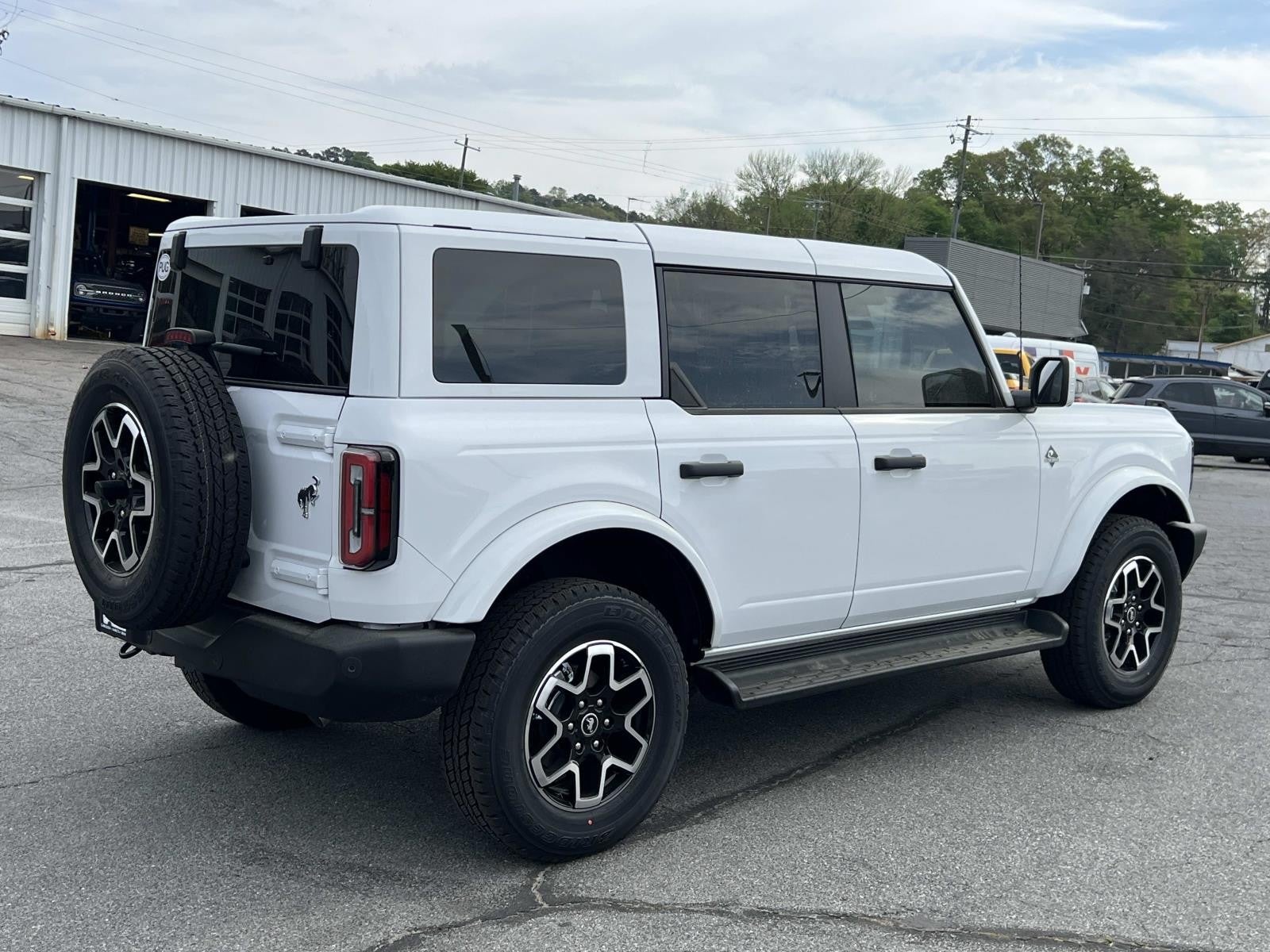 2025 Ford Bronco OUTER BANKS 4 DOOR 4X4