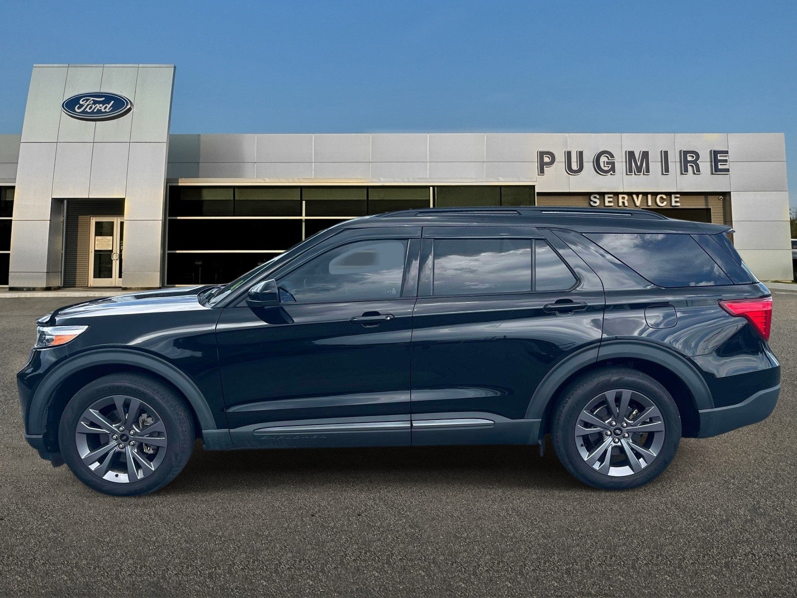 2022 Ford Explorer XLT RWD