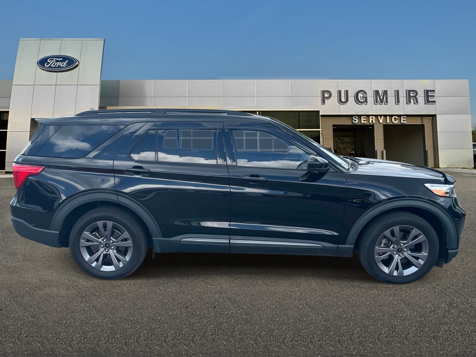 2022 Ford Explorer XLT RWD