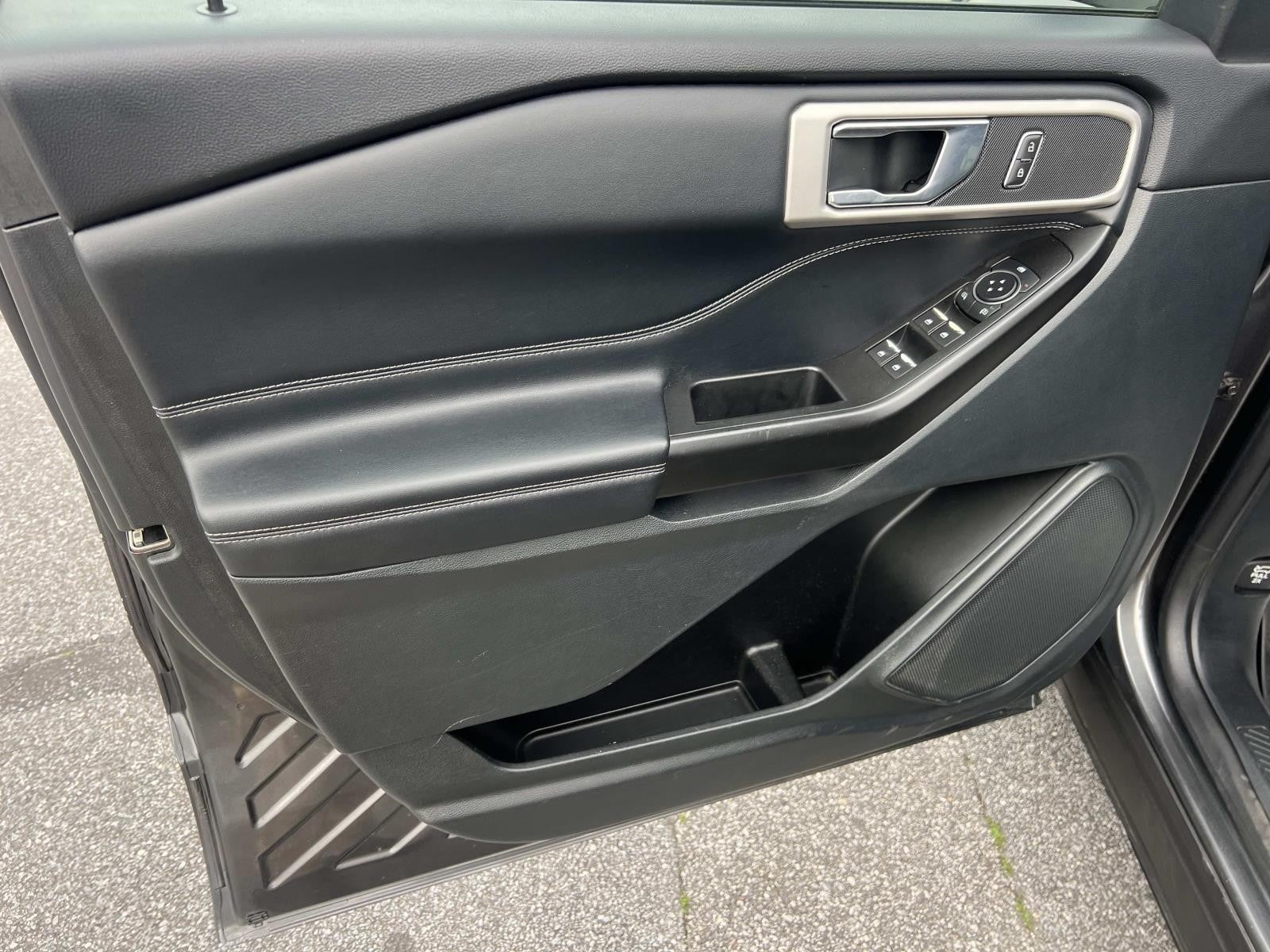 2020 Ford Explorer XLT RWD