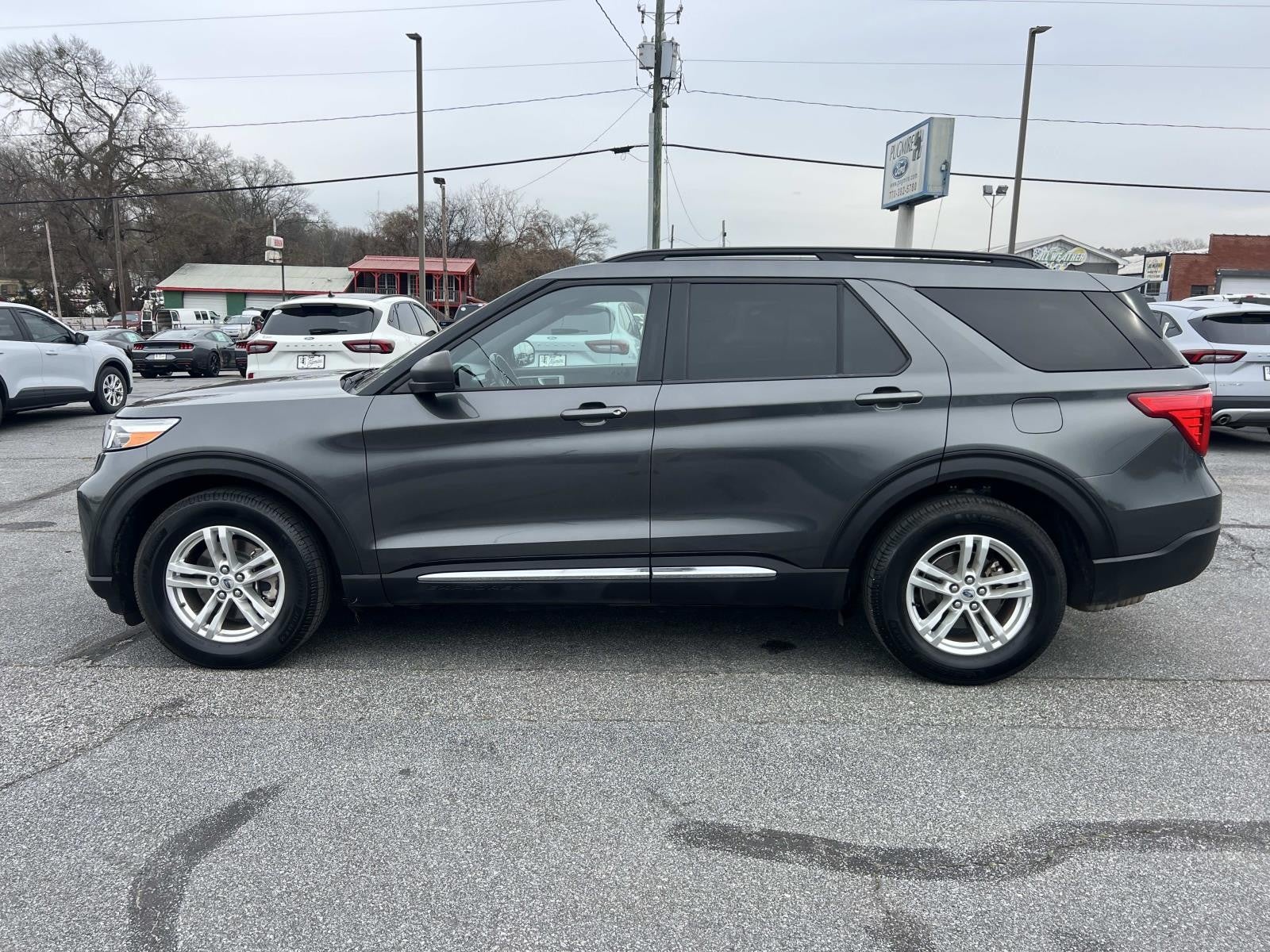 2020 Ford Explorer XLT RWD