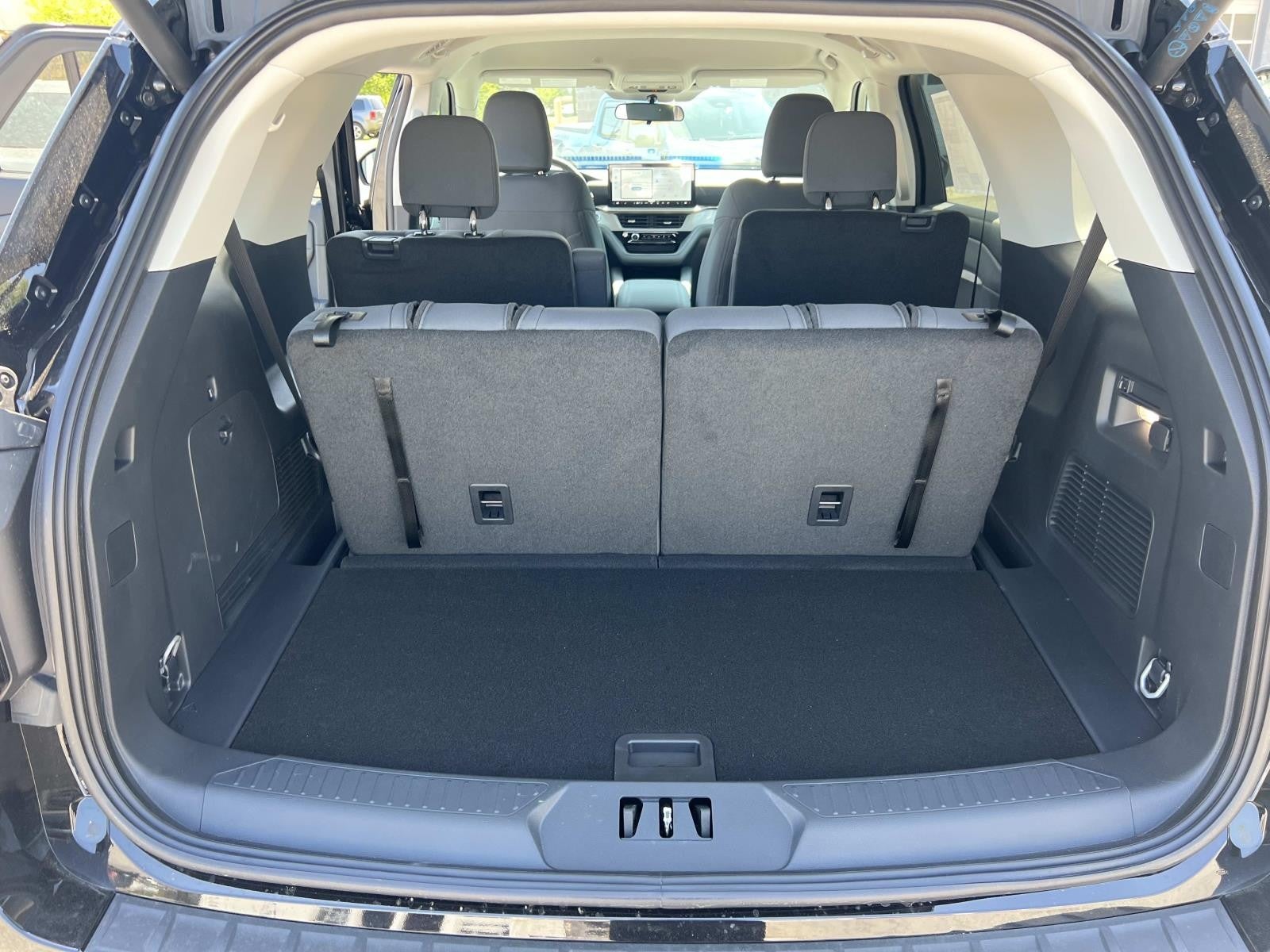 2026 Ford Explorer ACTIVE (100A) RWD