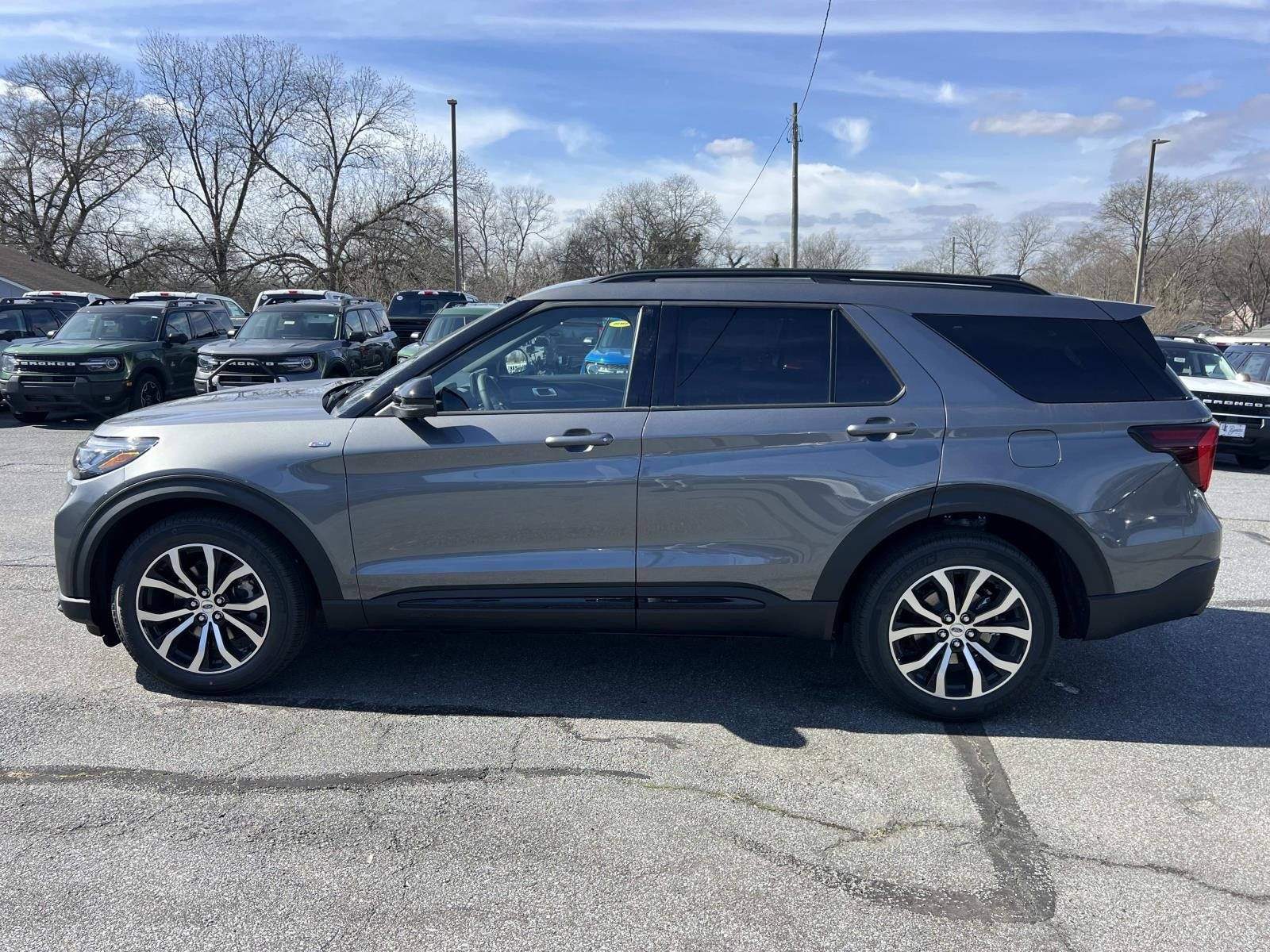 2026 Ford Explorer ST-LINE RWD