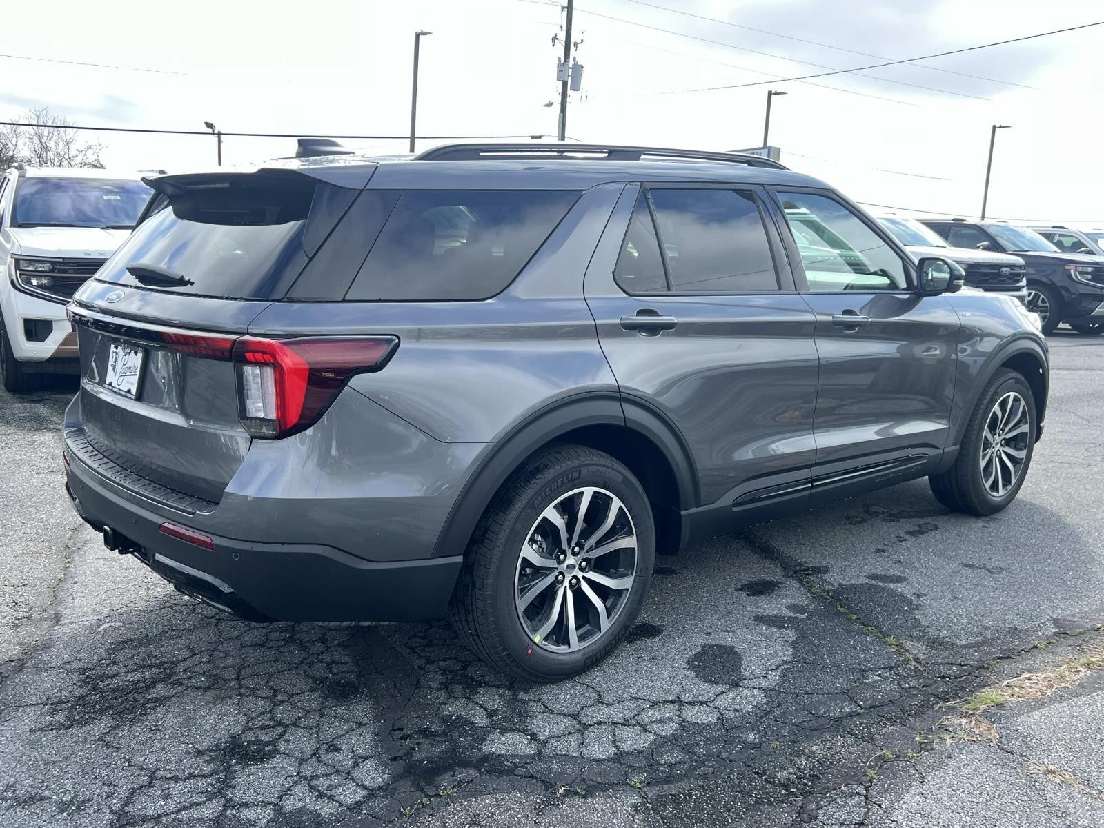 2026 Ford Explorer ST-LINE RWD
